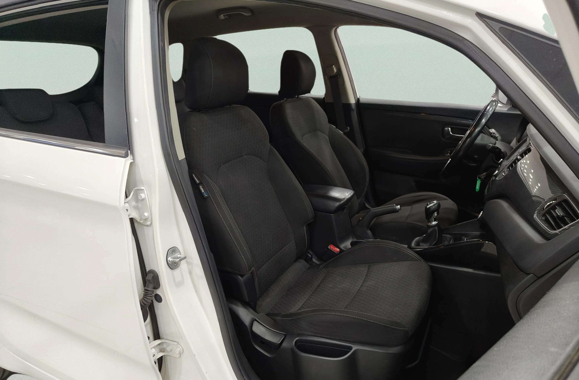 Kia Carens 1.7 CRDi VGT Drive Eco-Dynamics - foto 17