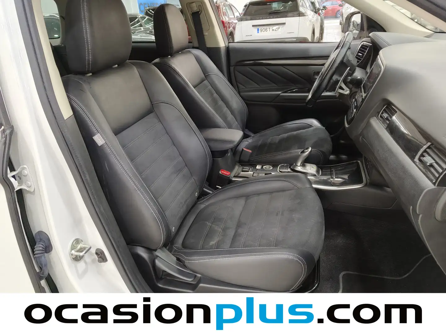 Foto Mitsubishi Outlander Mitsubishi Outlander 2.0 PHEV Kaiteki 4WD Auto (203 CV)
