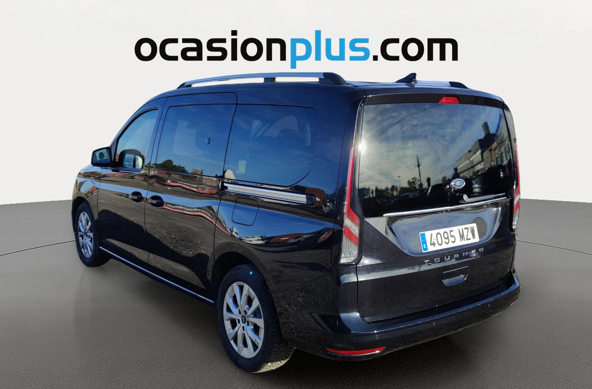 Ford Grand Tourneo Connect 2.0 EcoBlue Titanium - foto 3
