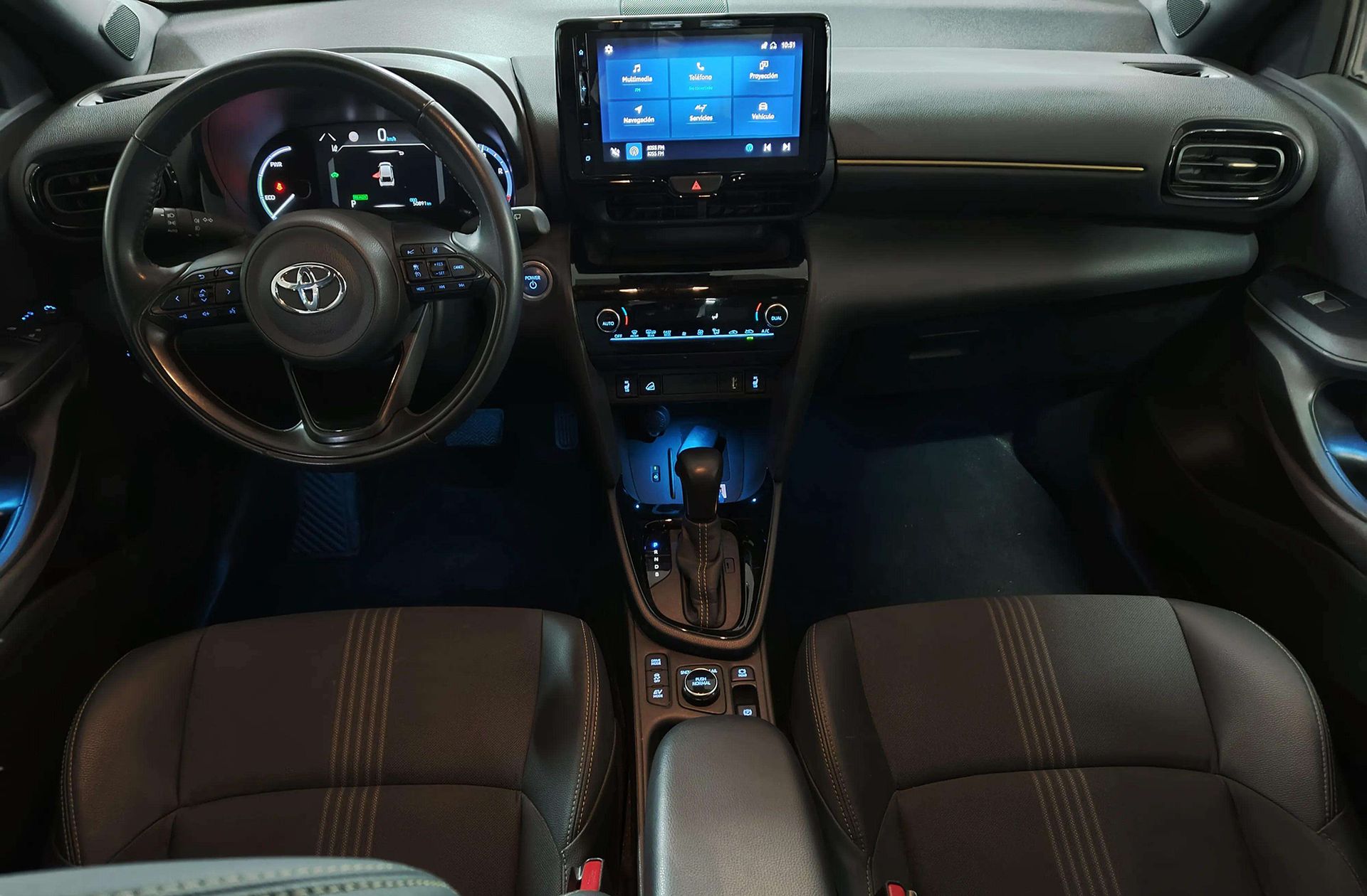 Toyota Yaris Cross 120H Adventure 4WD - foto 7