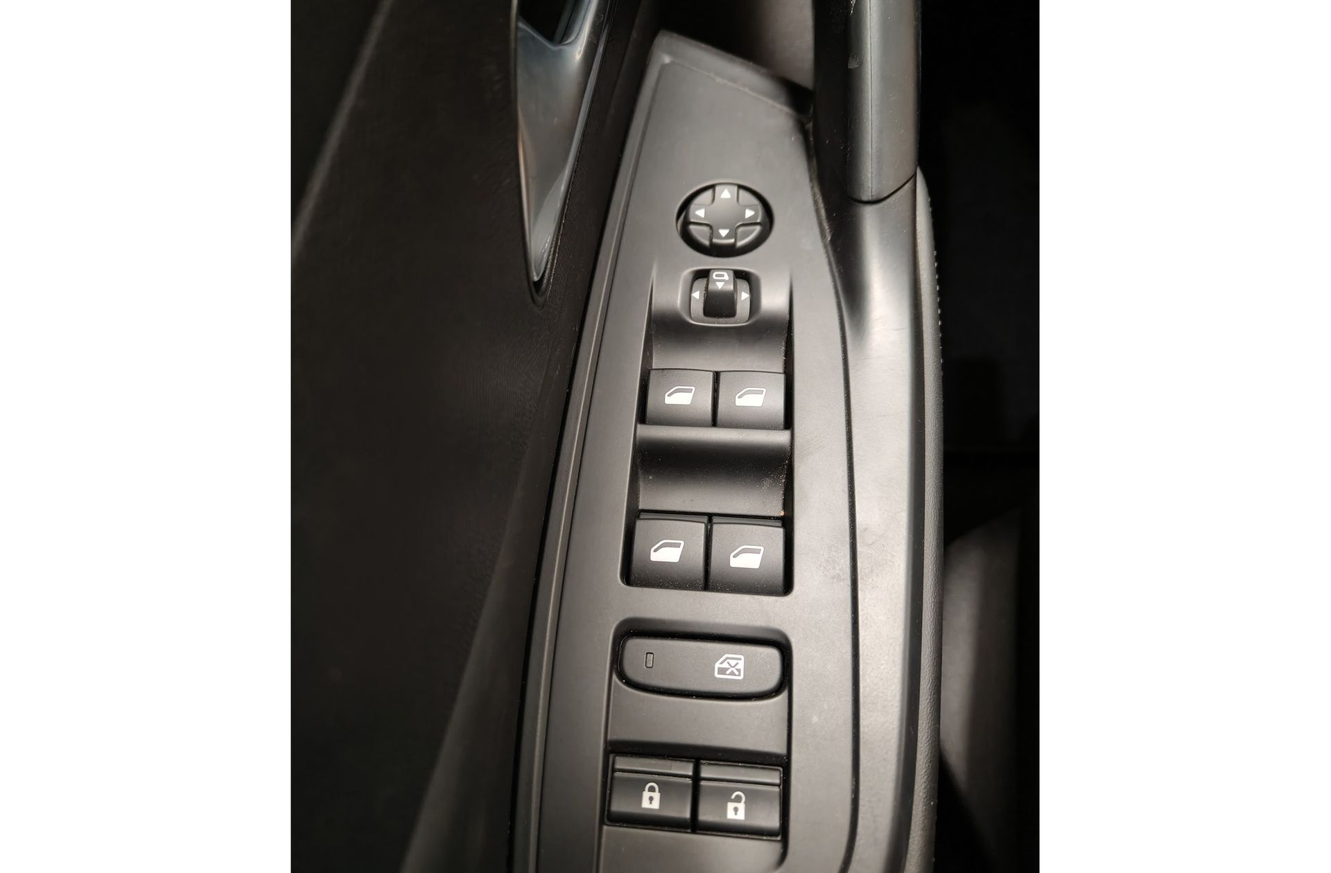 Peugeot 408 Allure Hybrid eDCS6 - foto 35
