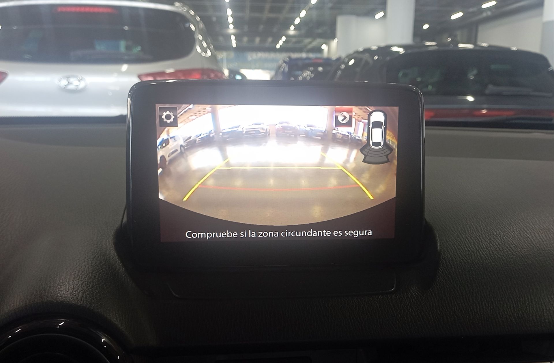 Mazda2 1.5 GE Black Tech Edition - foto 8
