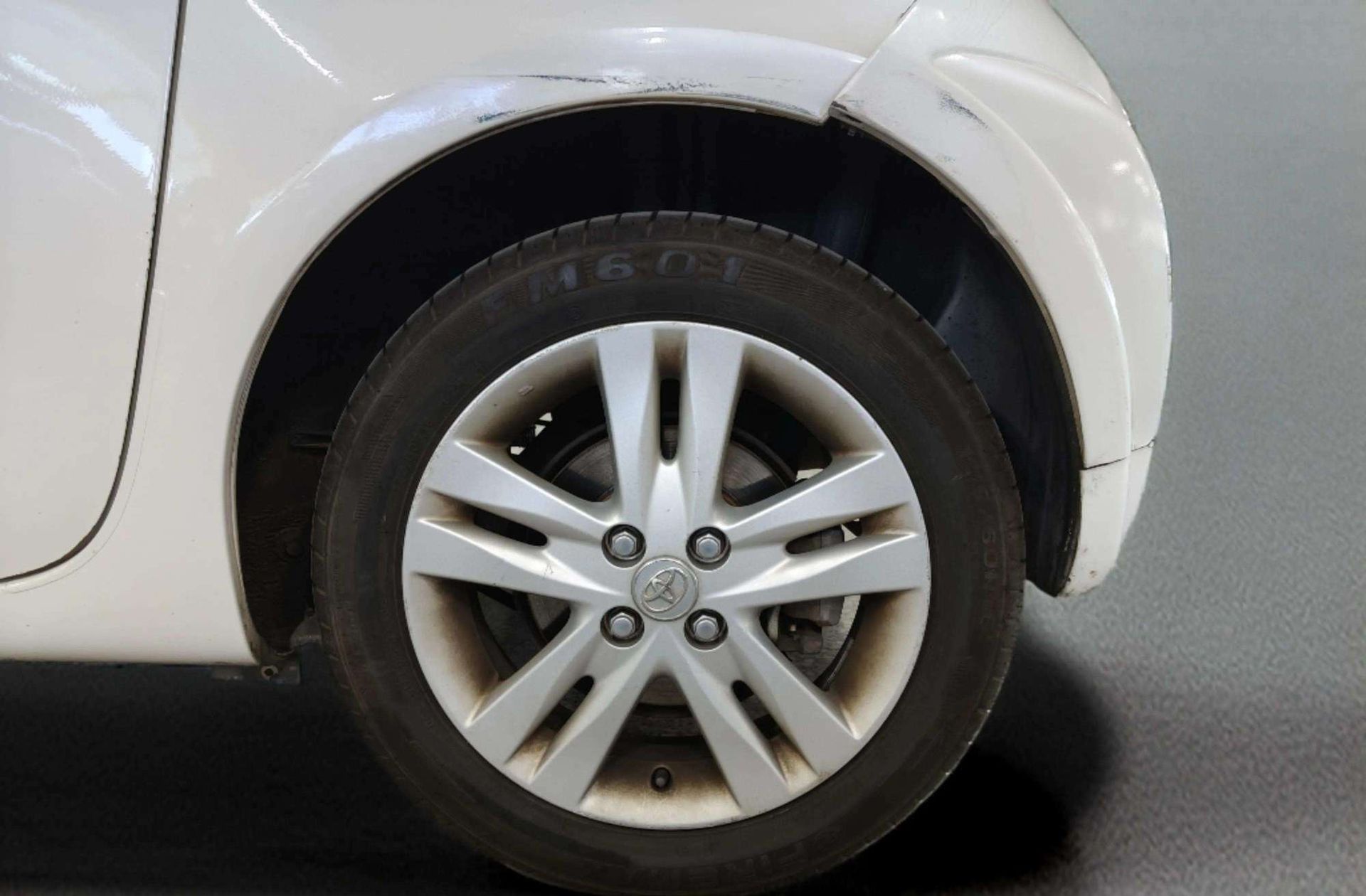 Toyota iQ 1.33 VVT-i MultiDrive S - foto 29