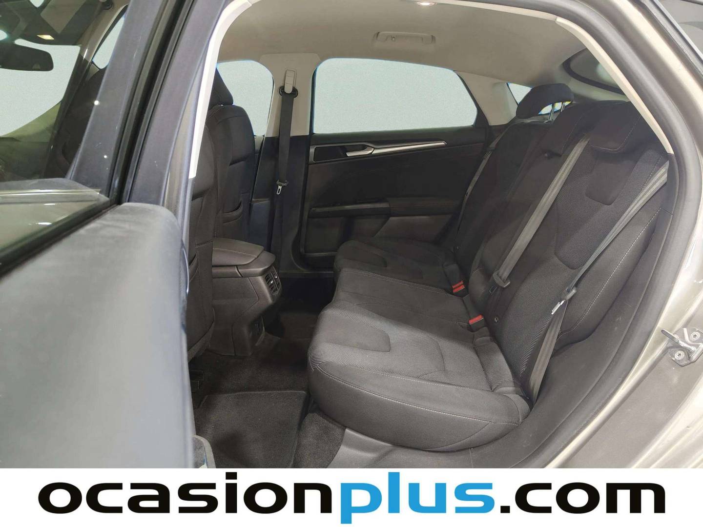 Foto asientos traseros Ford Mondeo Ford Mondeo 1.5 EcoBoost Titanium Powershift (160 CV) GLP