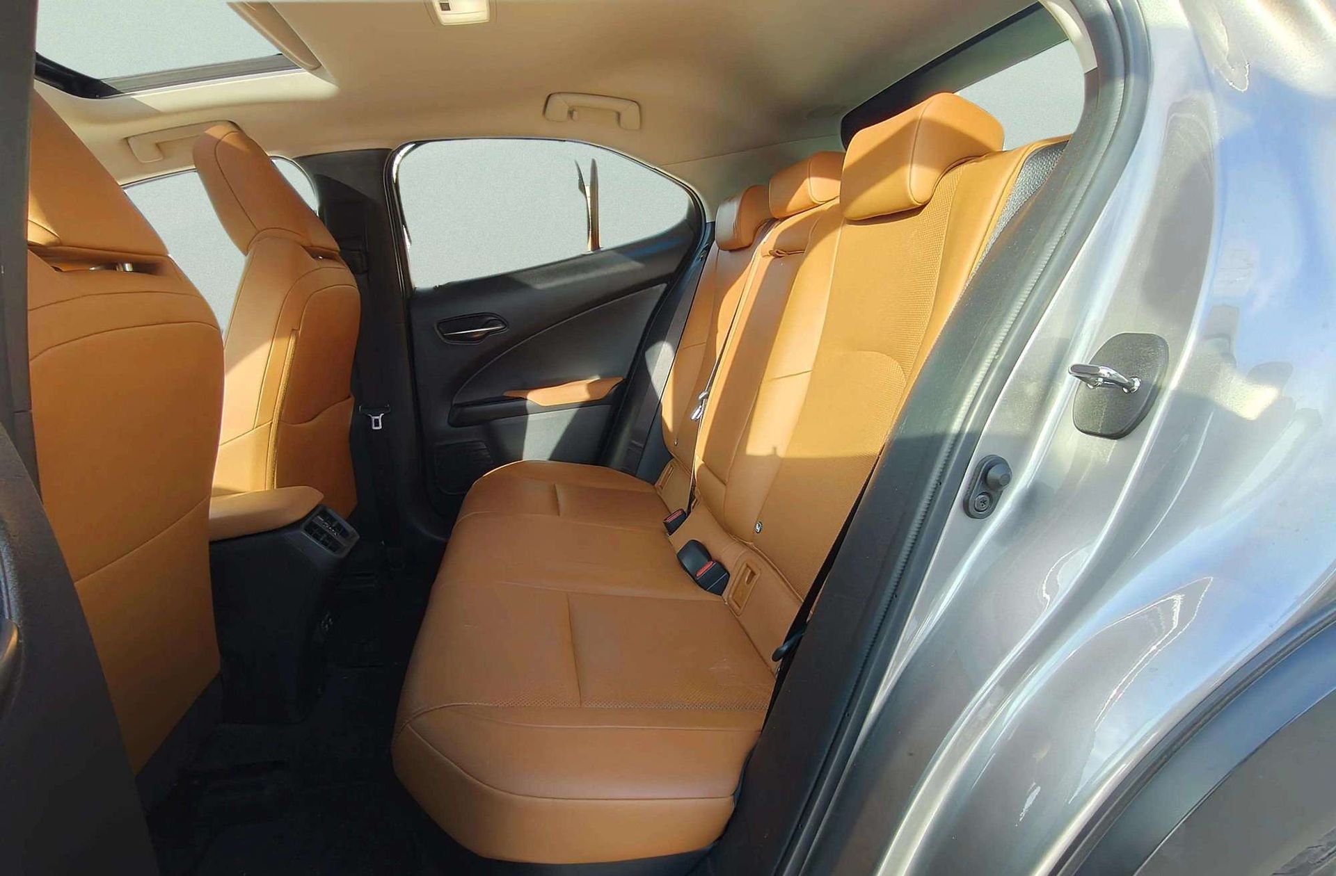 Lexus UX 250h Luxury - foto 15