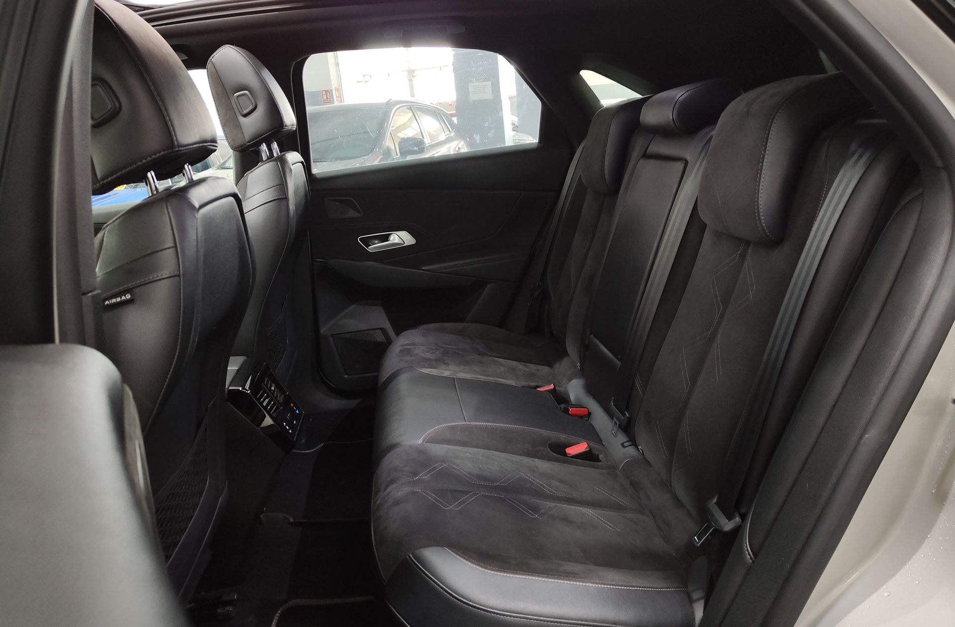 DS DS 7 Crossback E-Tense 300 Performance Line+ 4WD - foto 13
