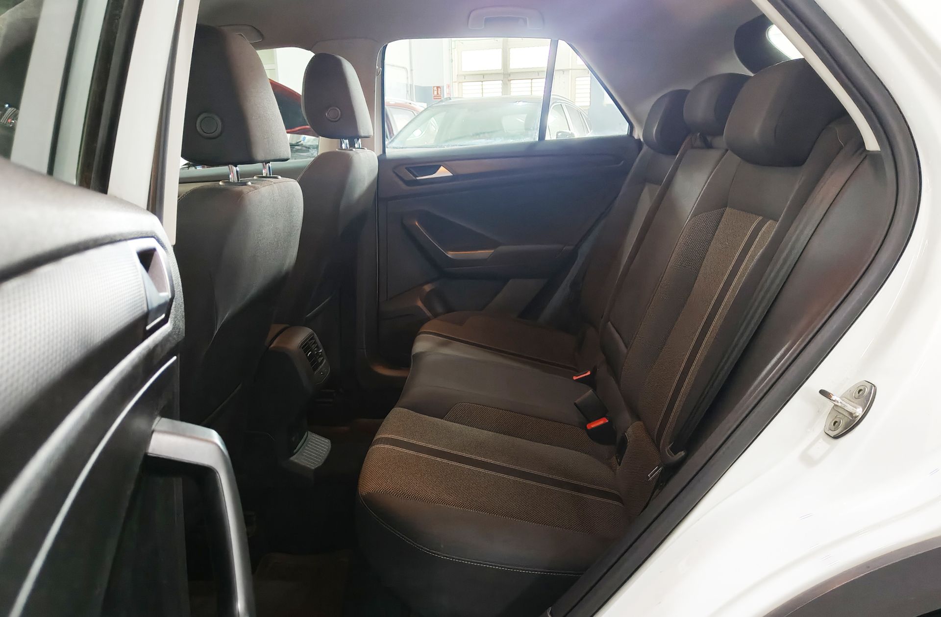 Volkswagen T-Roc Advance 1.0 TSI - foto 11