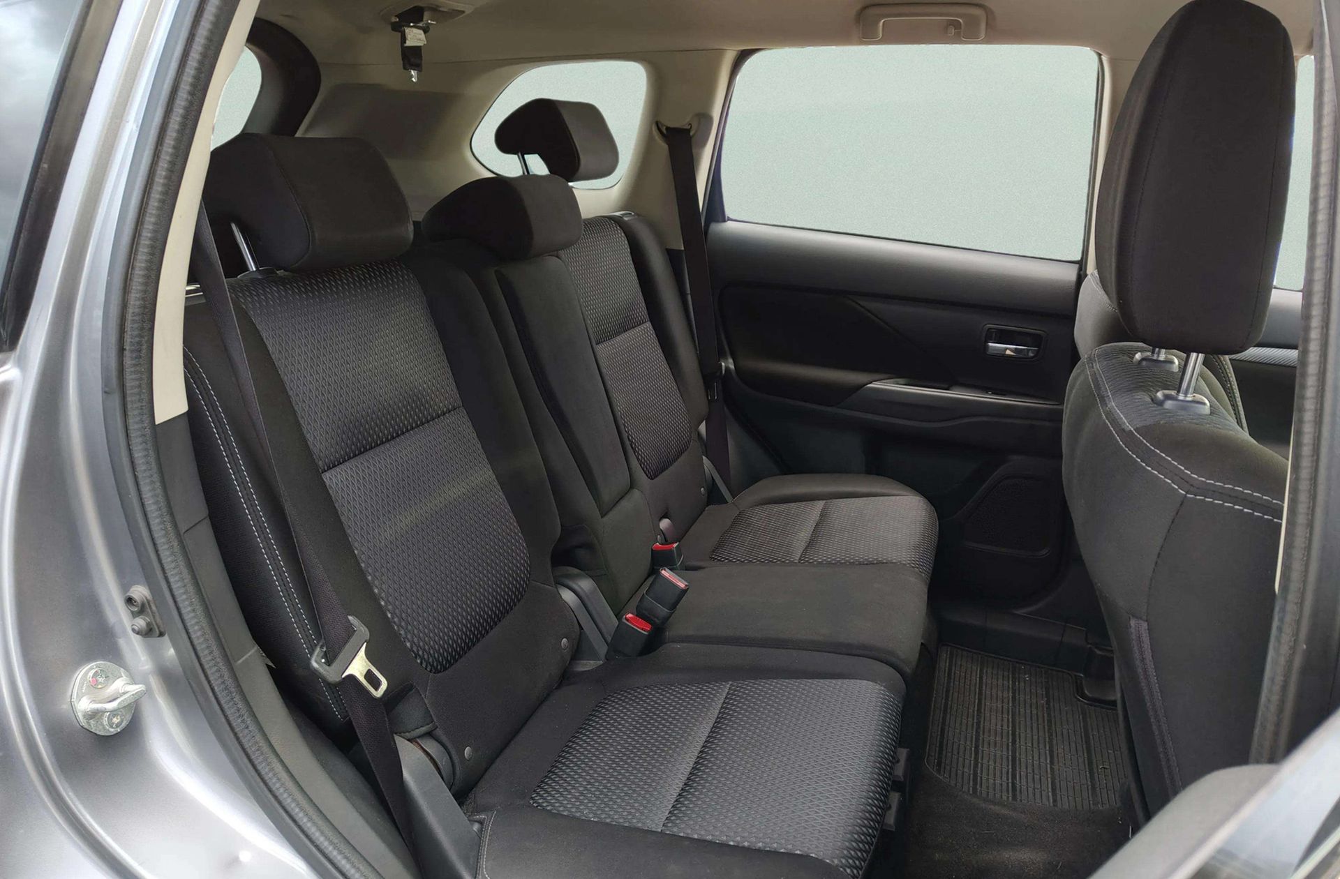 Mitsubishi Outlander 220 DI-D Motion 2WD - foto 11