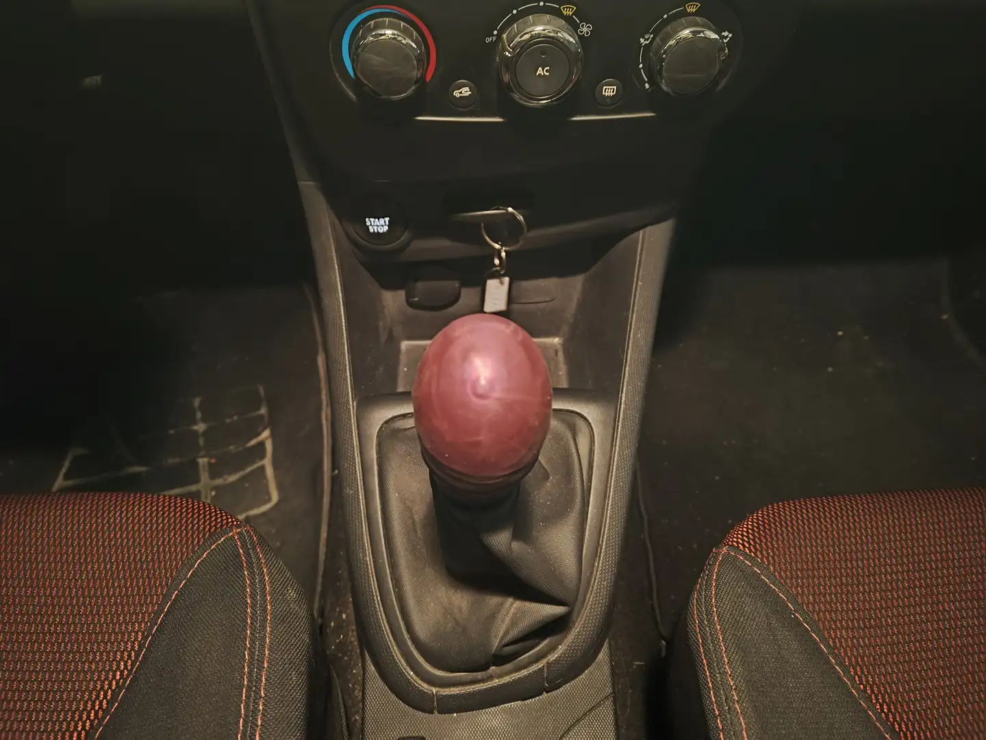 Foto Renault Clio Renault Clio 1.2 Authentique (75 CV)