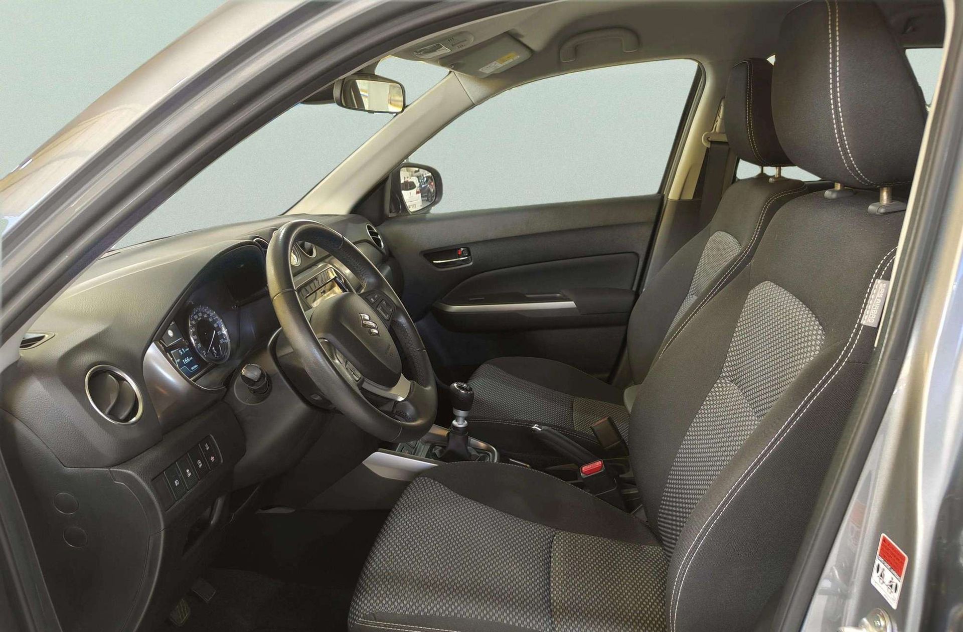 Suzuki Vitara 1.4 Turbo Mild Hybrid GLE - foto 9