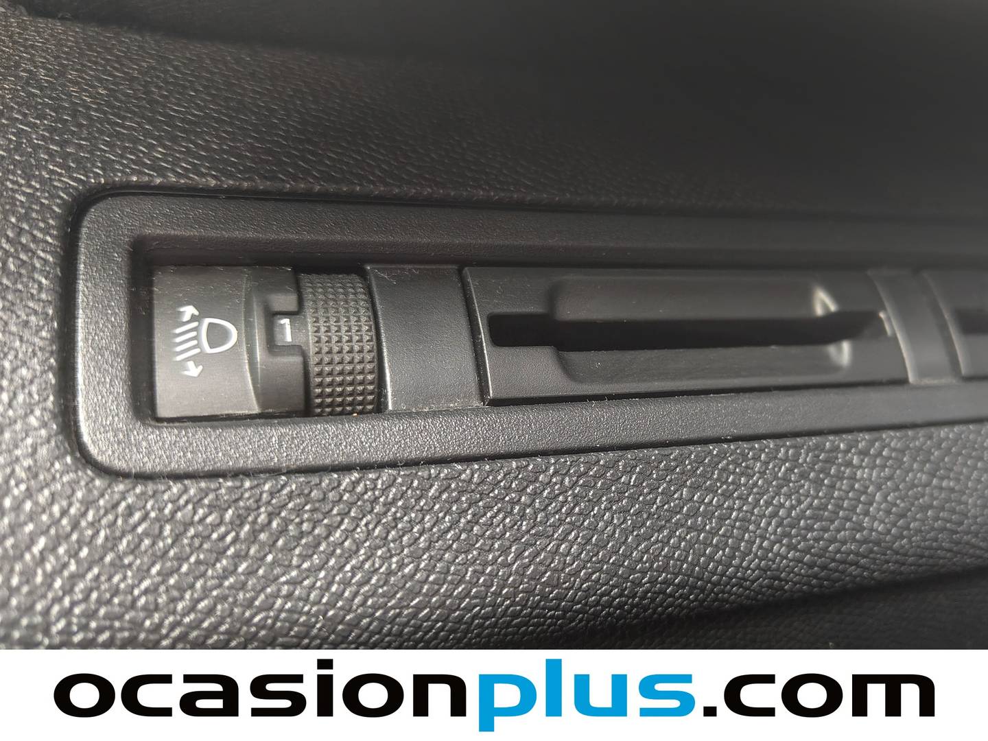 Foto Peugeot 3008 Peugeot 3008 PureTech 130 Allure EAT6 (130 CV)