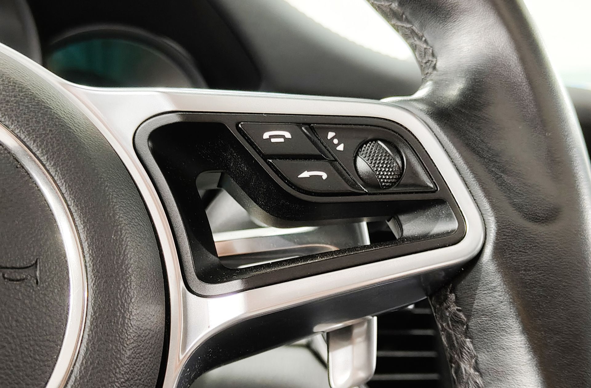 Porsche Macan Turbo - foto 45