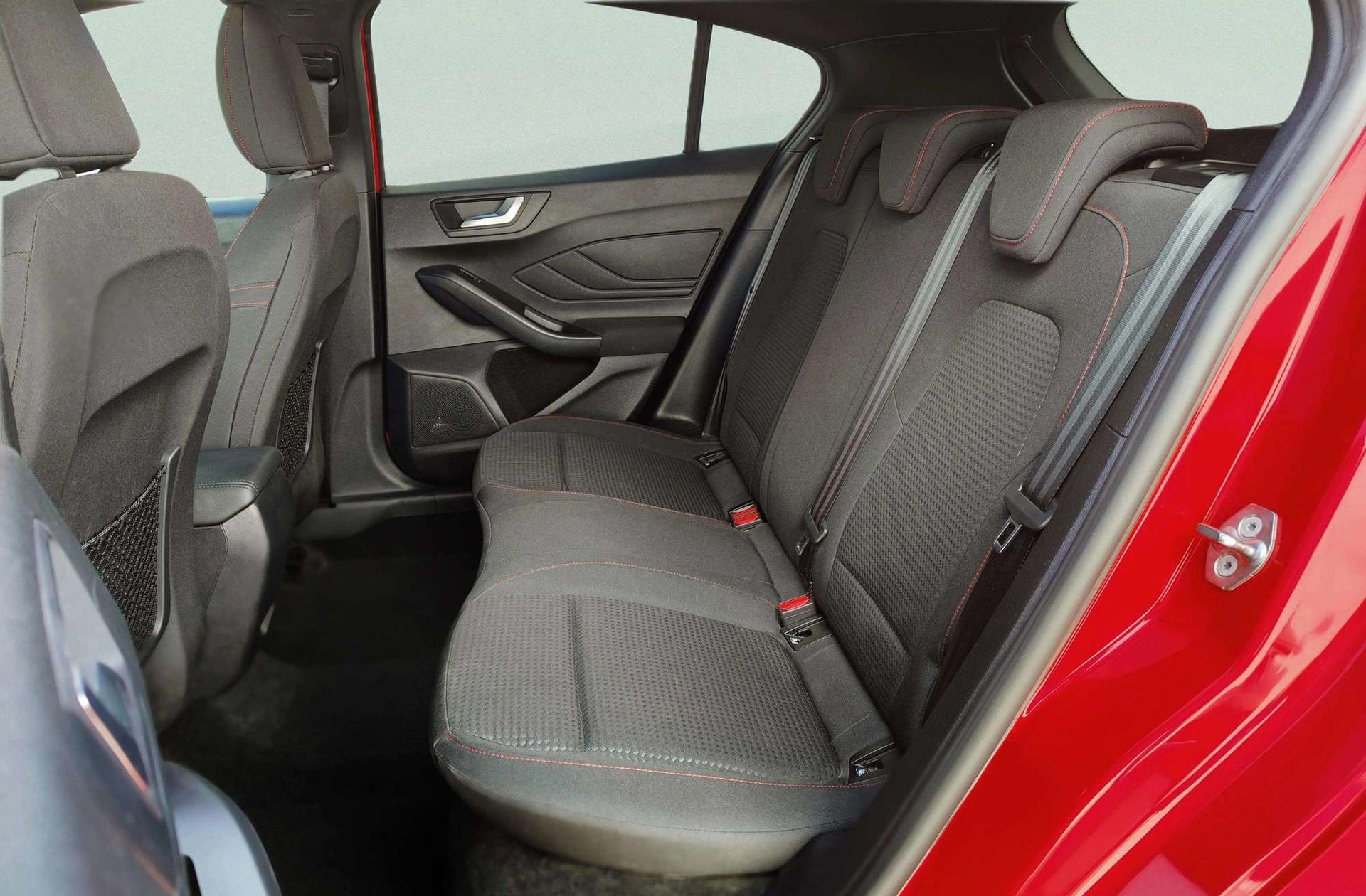 Ford Focus 1.0 EcoBoost ST-Line - foto 16