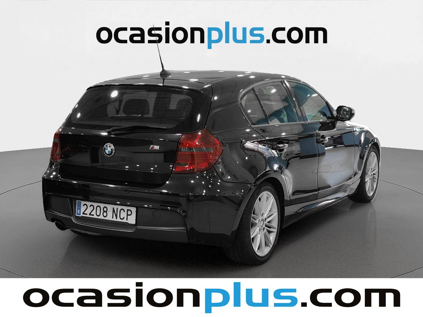Foto trasera BMW Serie 1 BMW Serie 1 118i (143 CV) Pack M derecha
