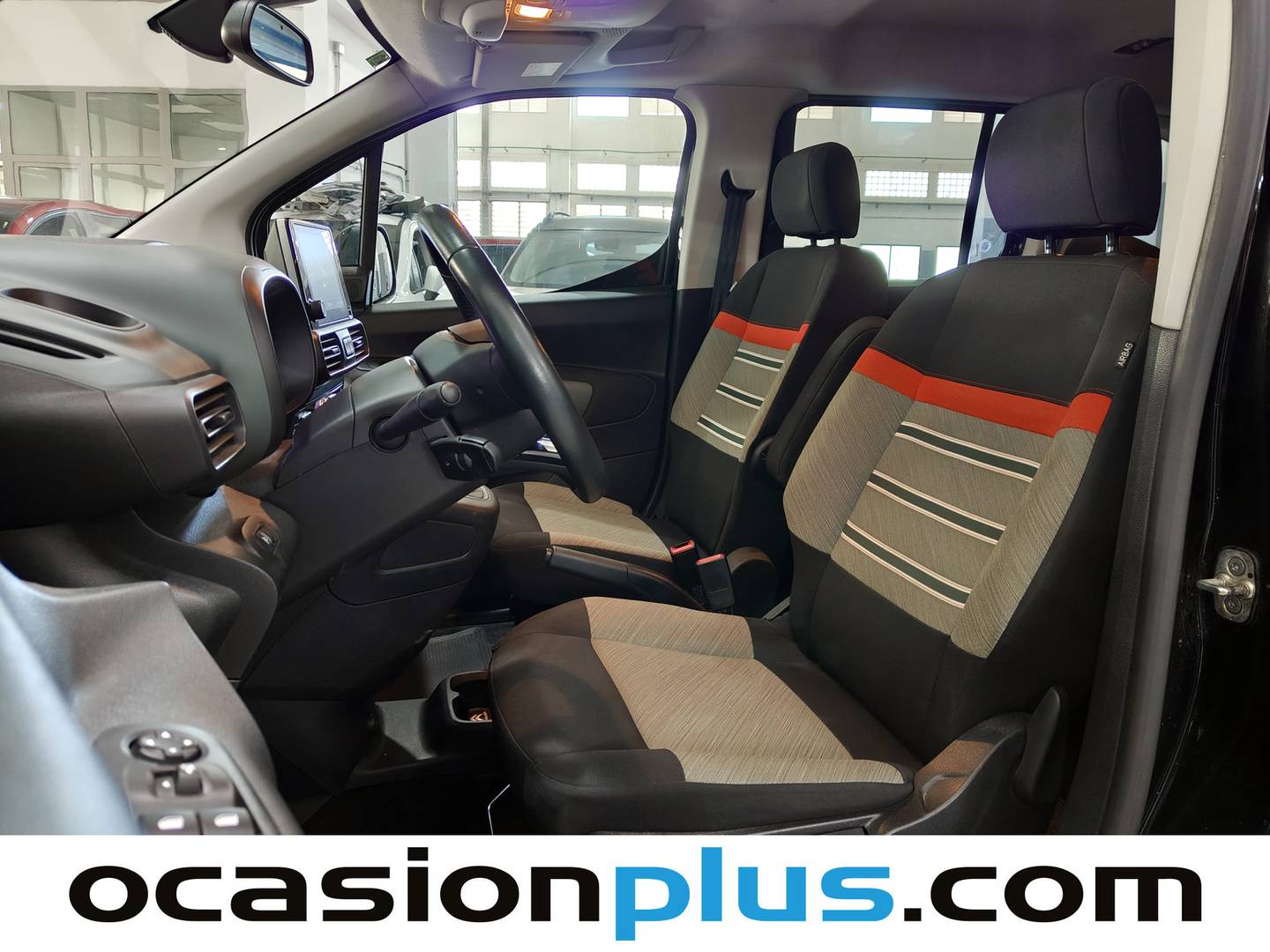 Foto asientos delanteros Citroën Berlingo Citroën Berlingo Combi BlueHDi 100 Talla M Shine Business  (102 CV)