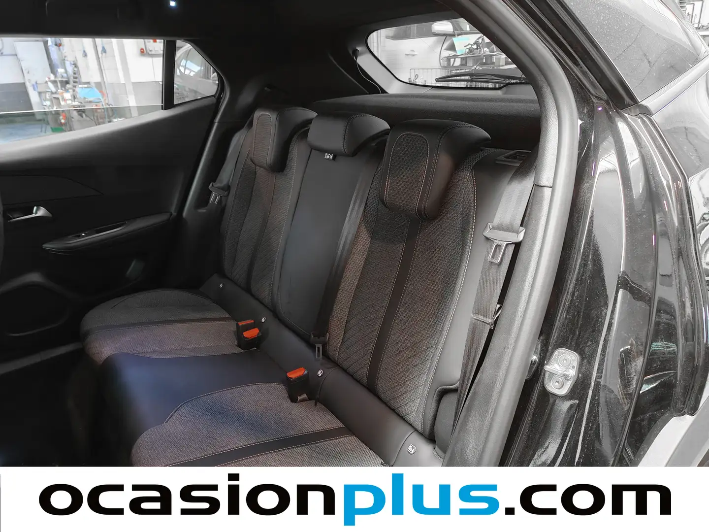 Foto Peugeot 2008 Peugeot 2008 Allure Hybrid eDCS6 (145 CV)