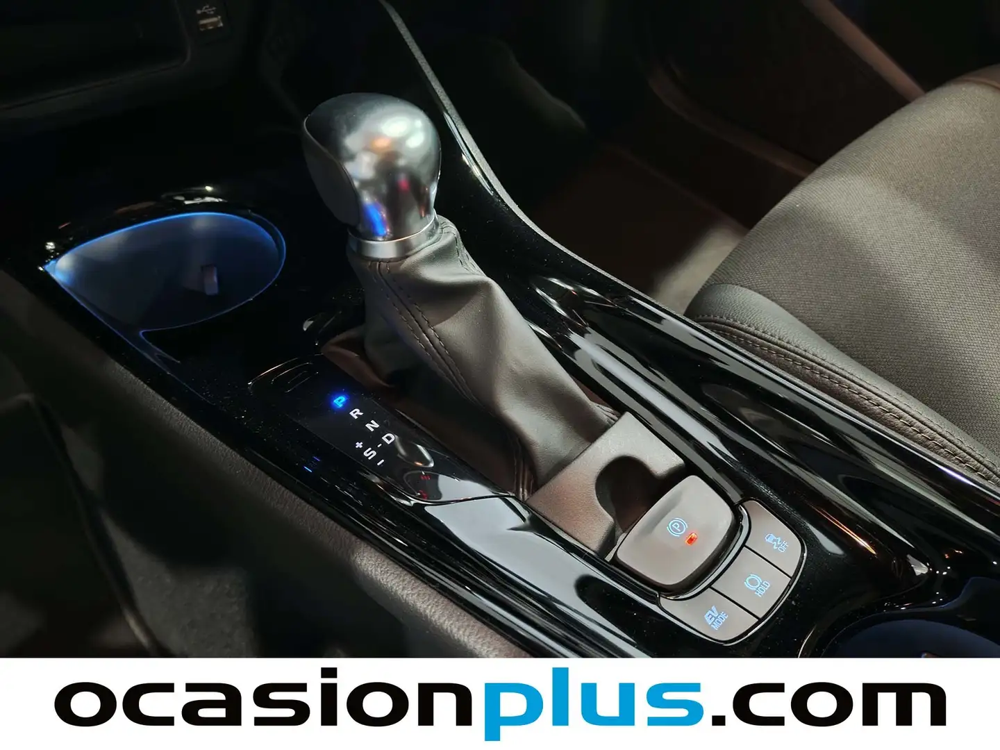 Foto Toyota C-HR Toyota C-HR 180H Advance (184 CV)