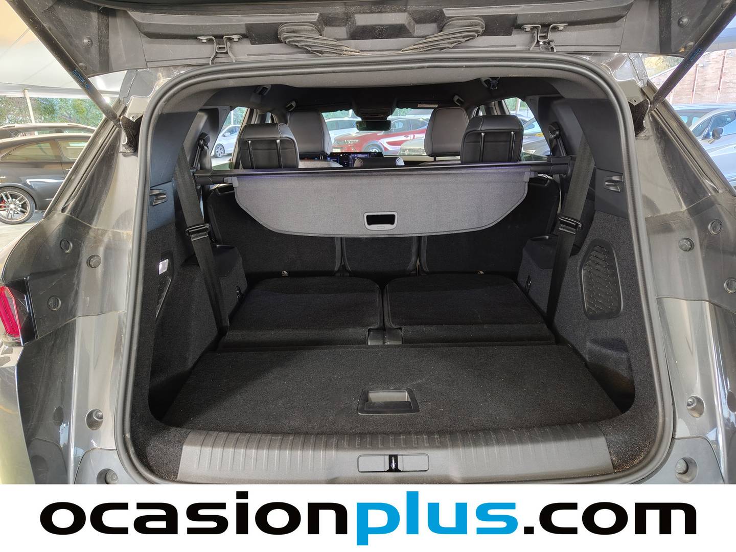 Foto Peugeot 5008 Hybrid Peugeot 5008 Hybrid 1.2 Allure eDCS6 (136 CV) 7 Plazas