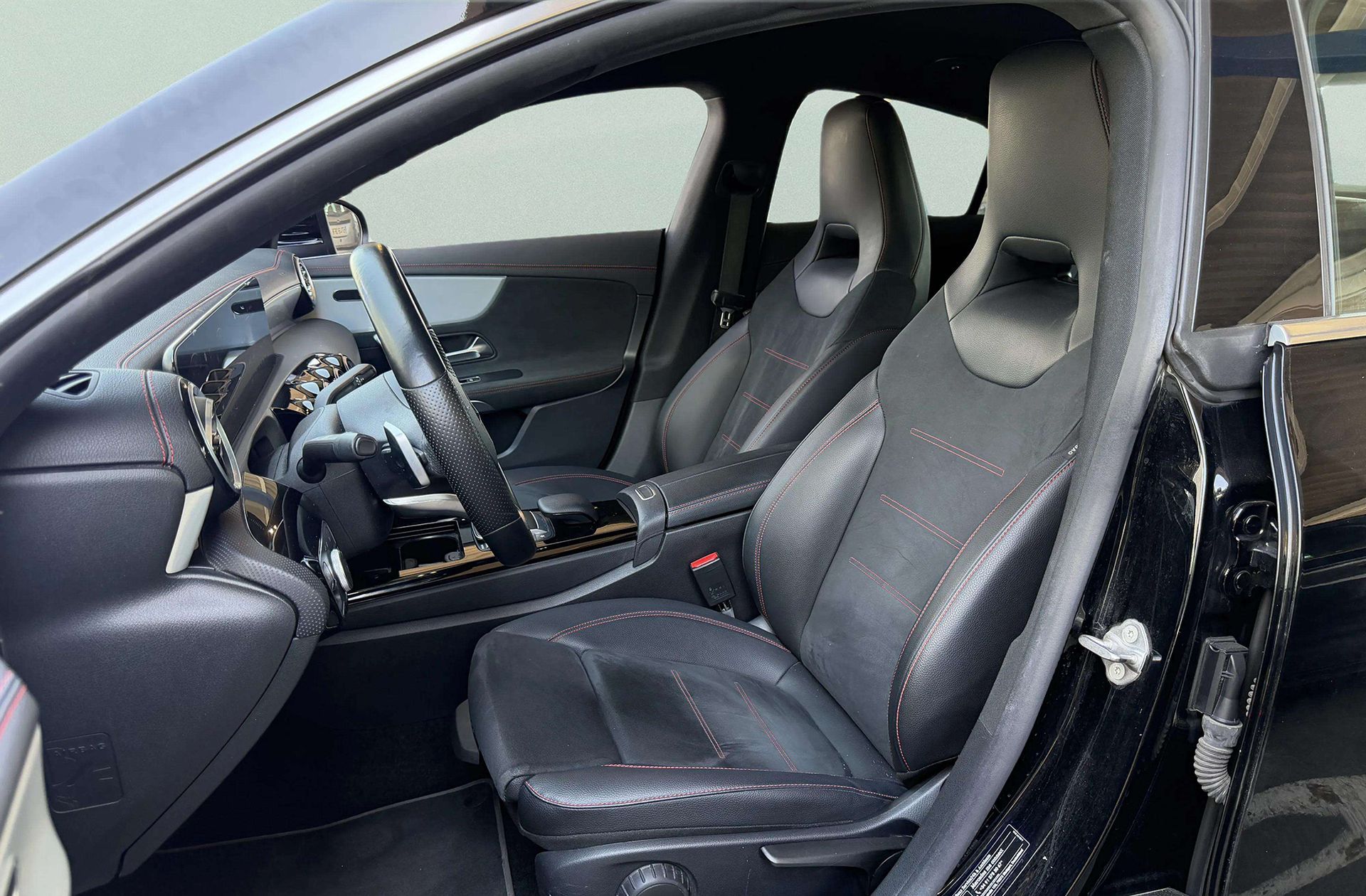 Mercedes-Benz CLA 180 Pack AMG - foto 13