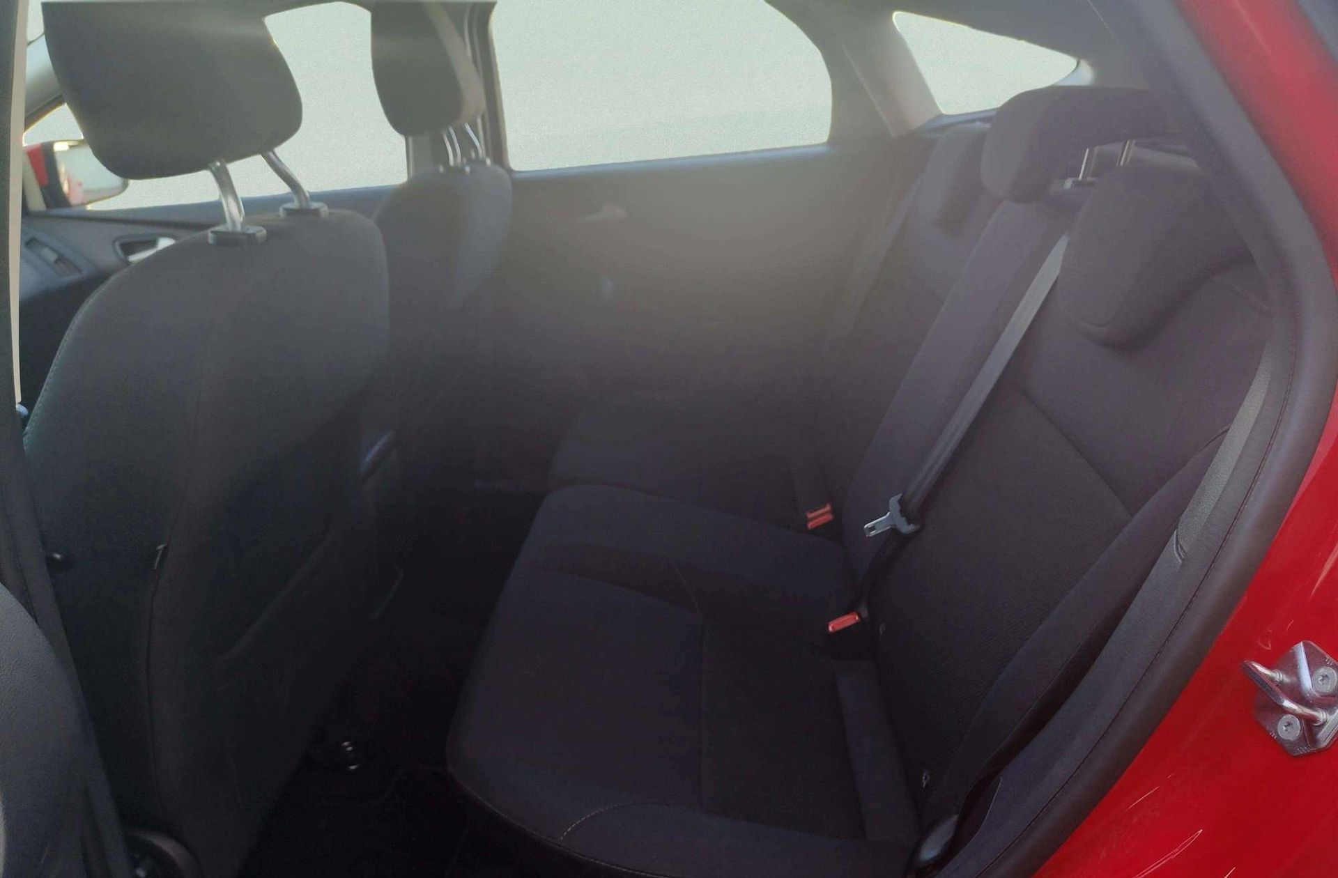 Ford Focus 1.0 EcoBoost Business - foto 12