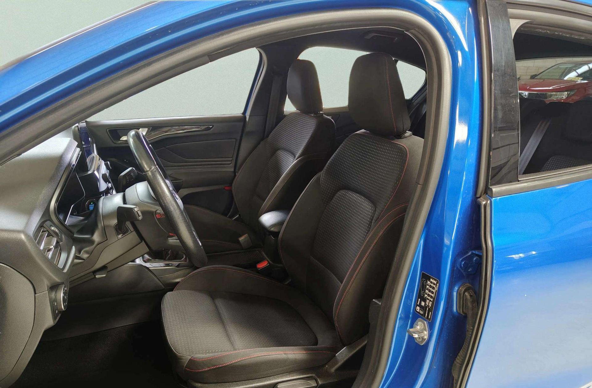Ford Focus 1.0 EcoBoost ST-Line - foto 11
