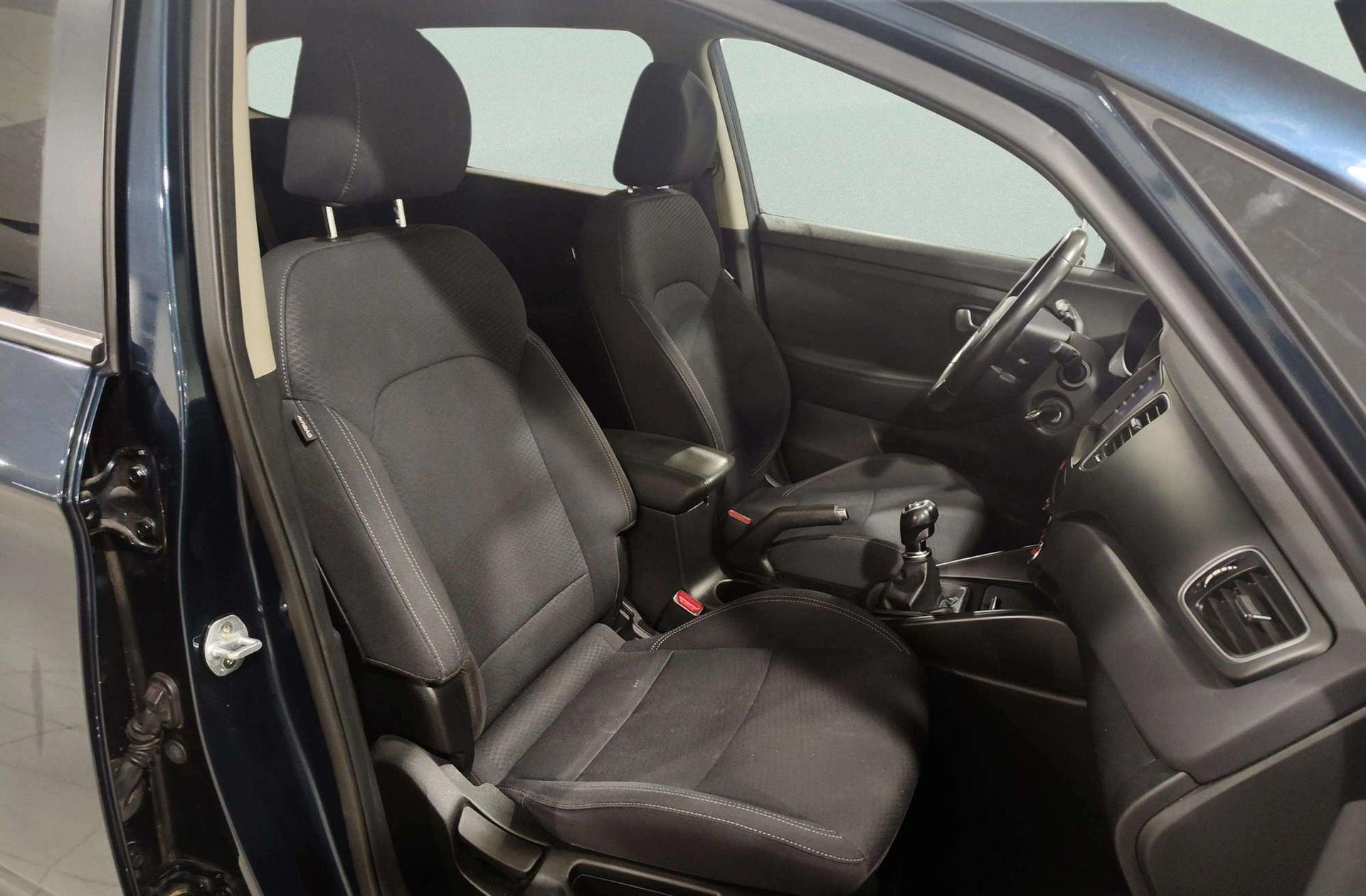 Kia Carens 1.6 GDi Concept - foto 17