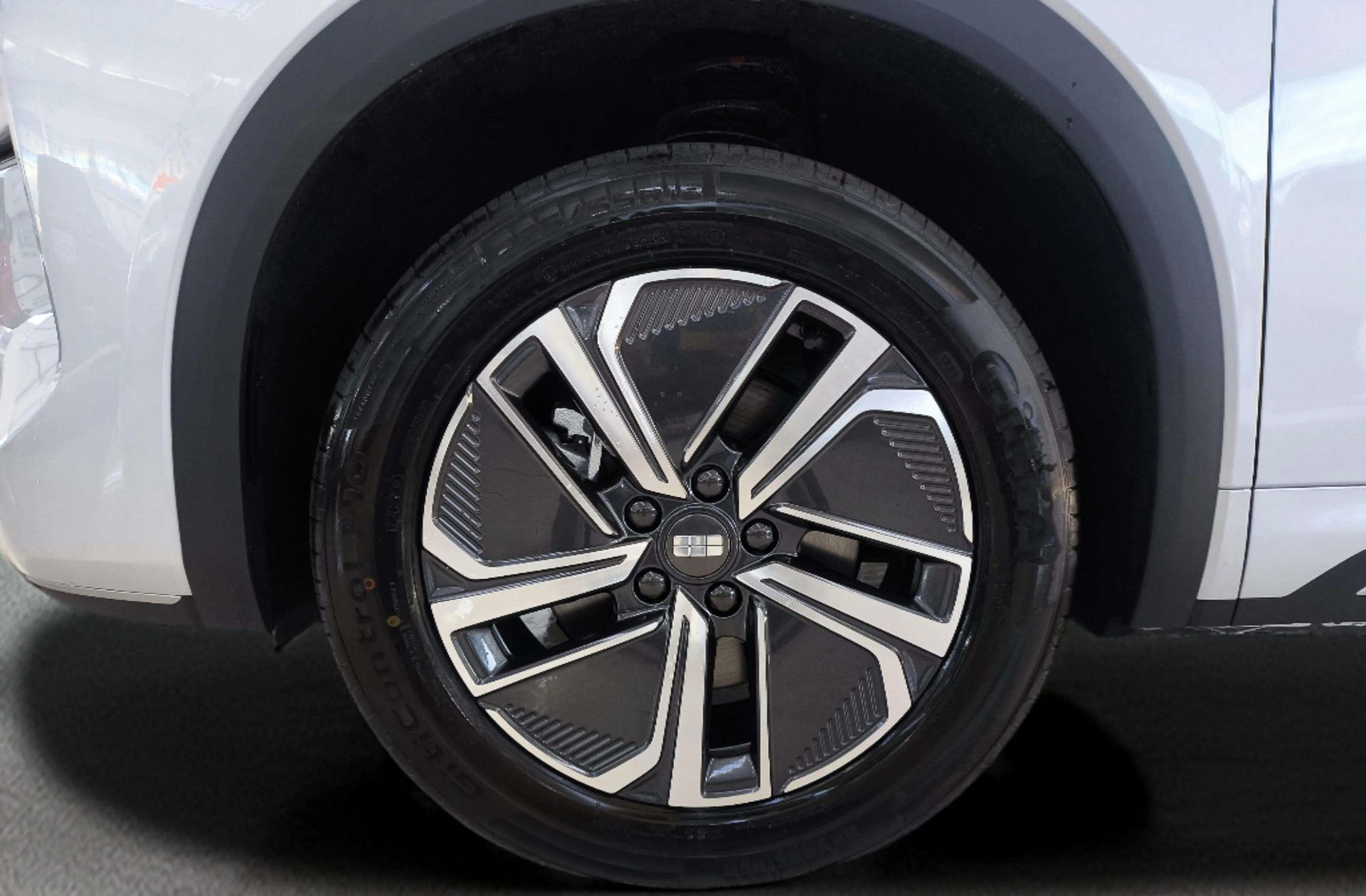 Geely Starray EM-i 1.5 PHEV Pro - foto 39