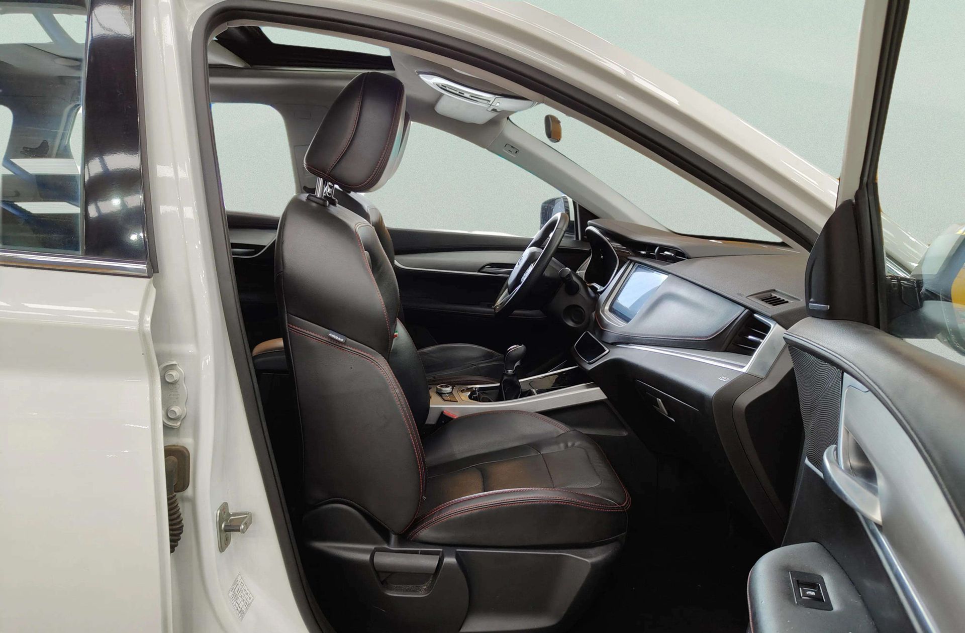SWM G01 1.5T Luxury - foto 18