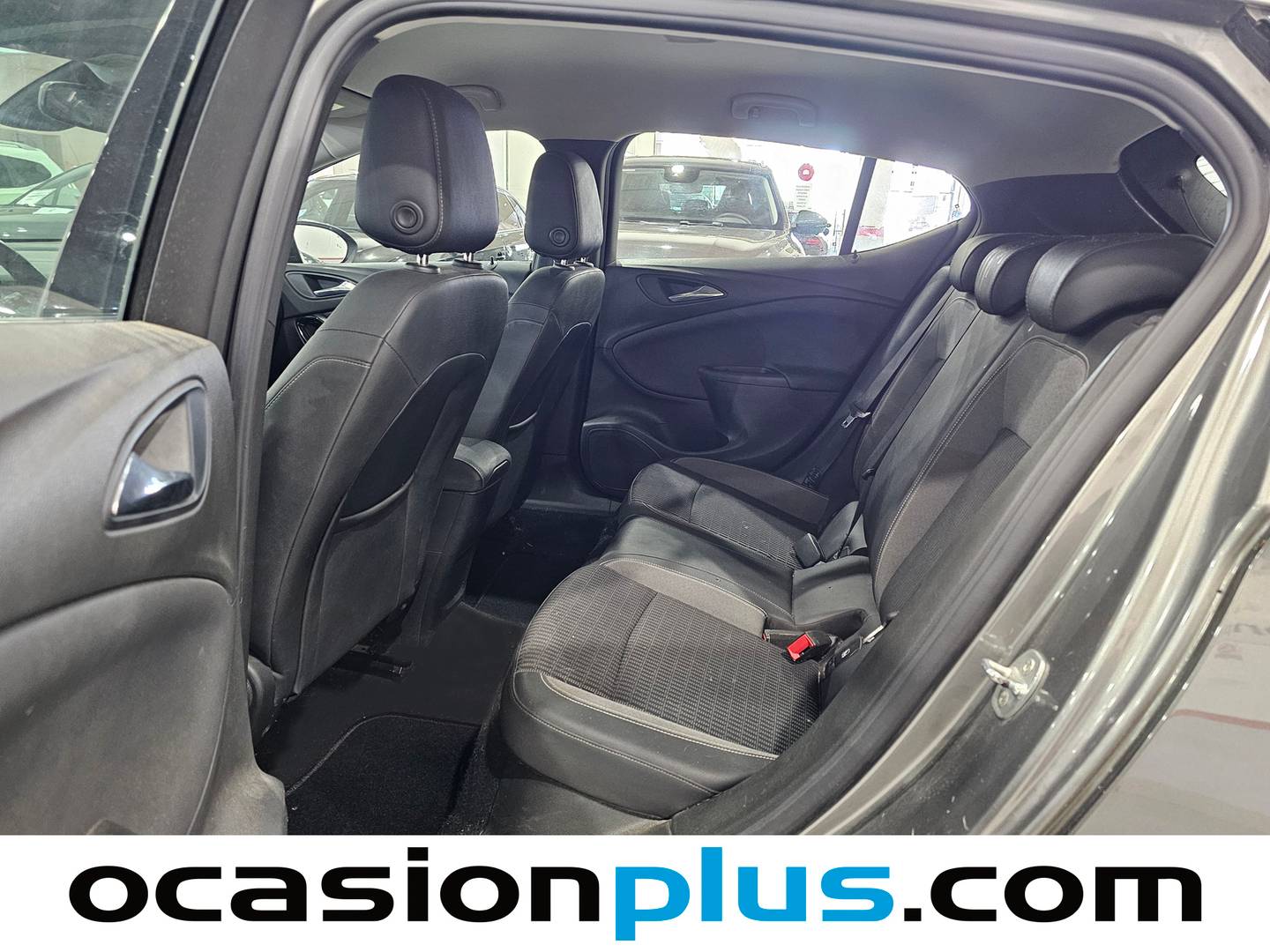 Foto Opel Astra Opel Astra 1.5D DVH Design & Tech (122 CV)