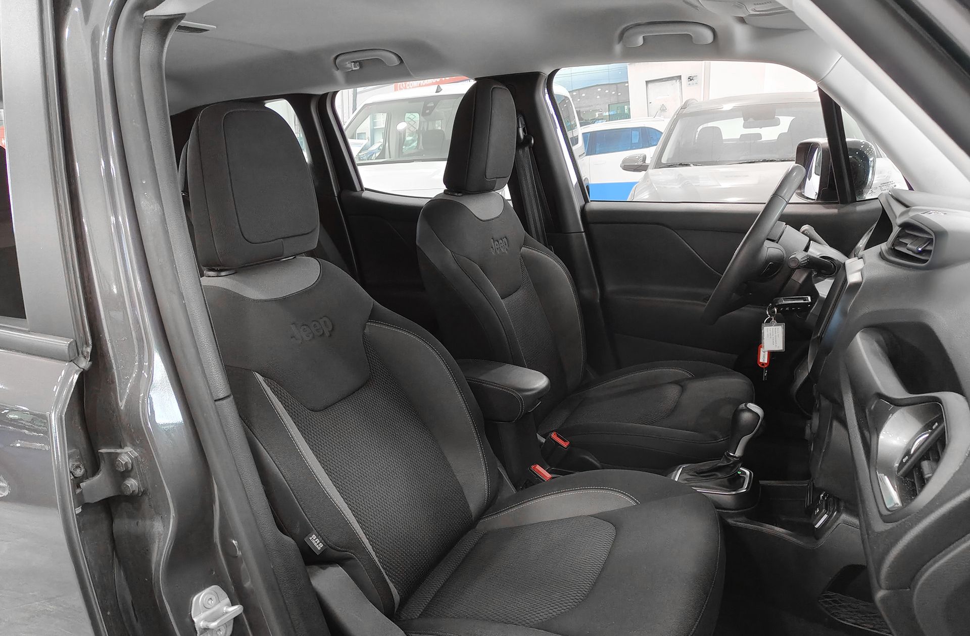 Jeep Renegade eHybrid 1.5 Limited ATX - foto 17