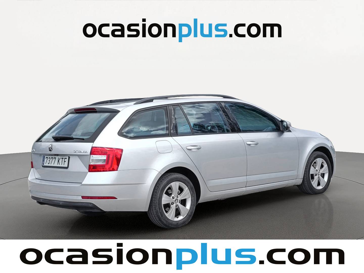 Foto trasera Skoda Octavia Skoda Octavia Combi 1.0 TSI Like DSG (115 CV) derecha