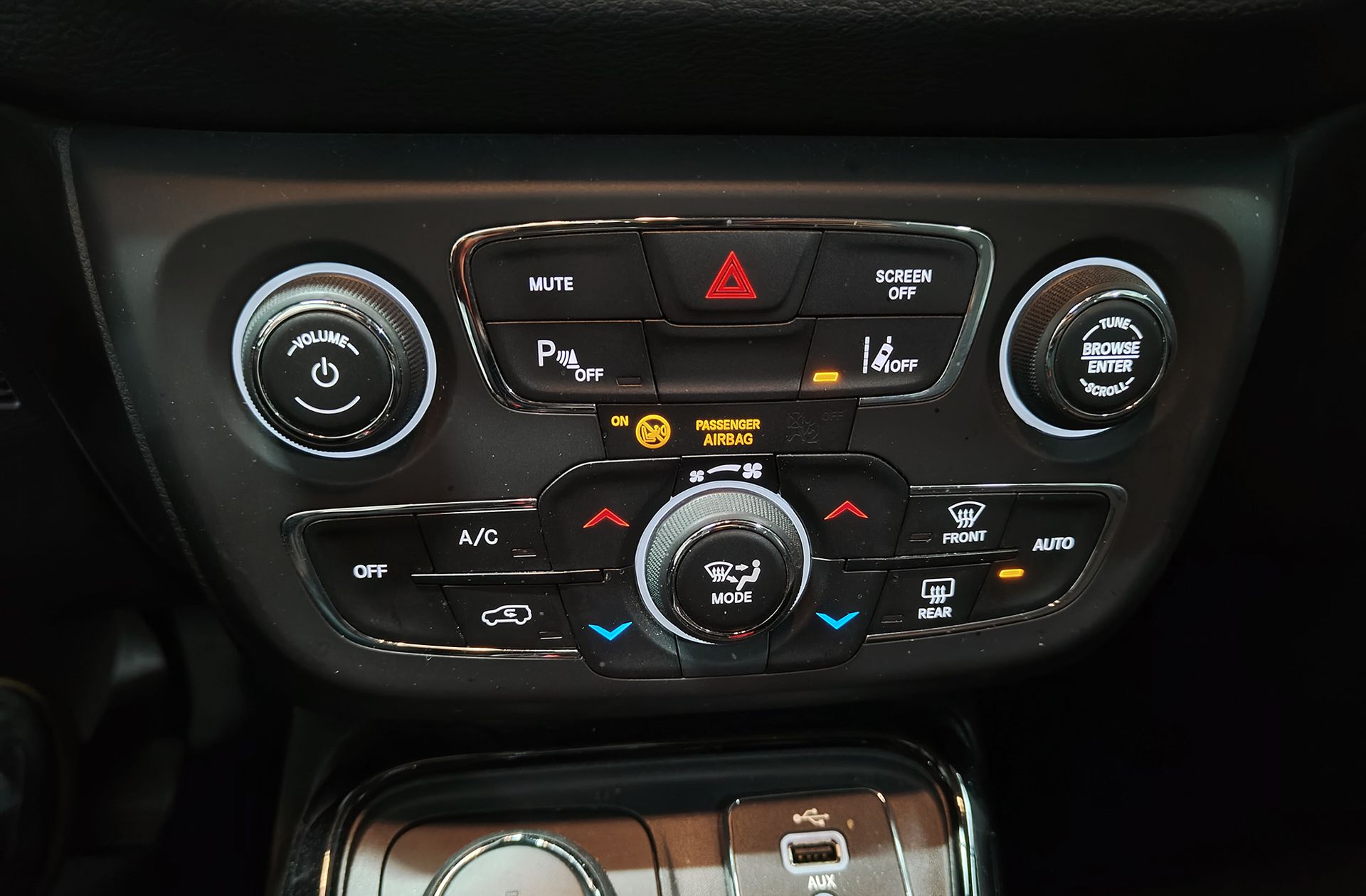 Jeep Compass 2.0 MultiJet Limited 4x4 AD - foto 30