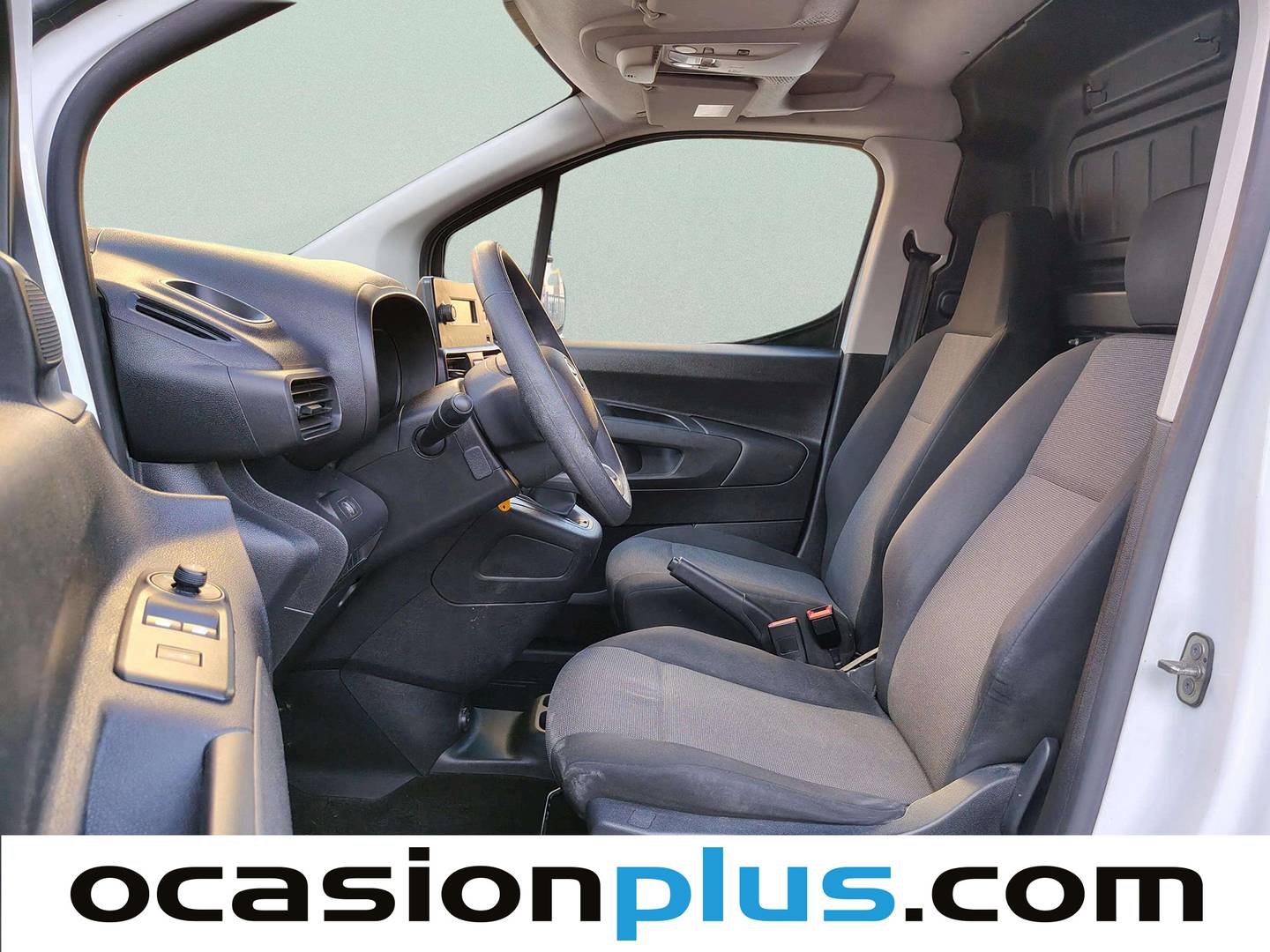 Foto asientos delanteros Toyota Proace City Toyota Proace City 1.5D GX Media (102 CV)