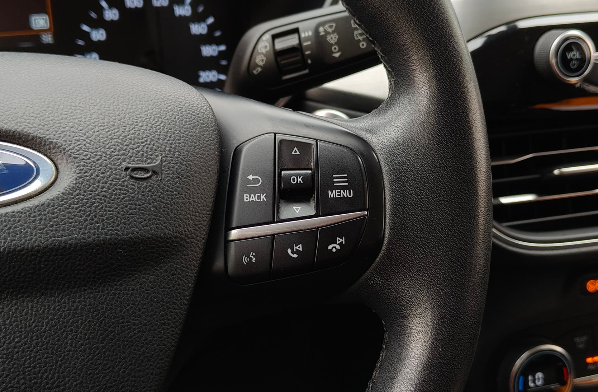 Ford Kuga 1.5 EcoBlue Titanium - foto 28