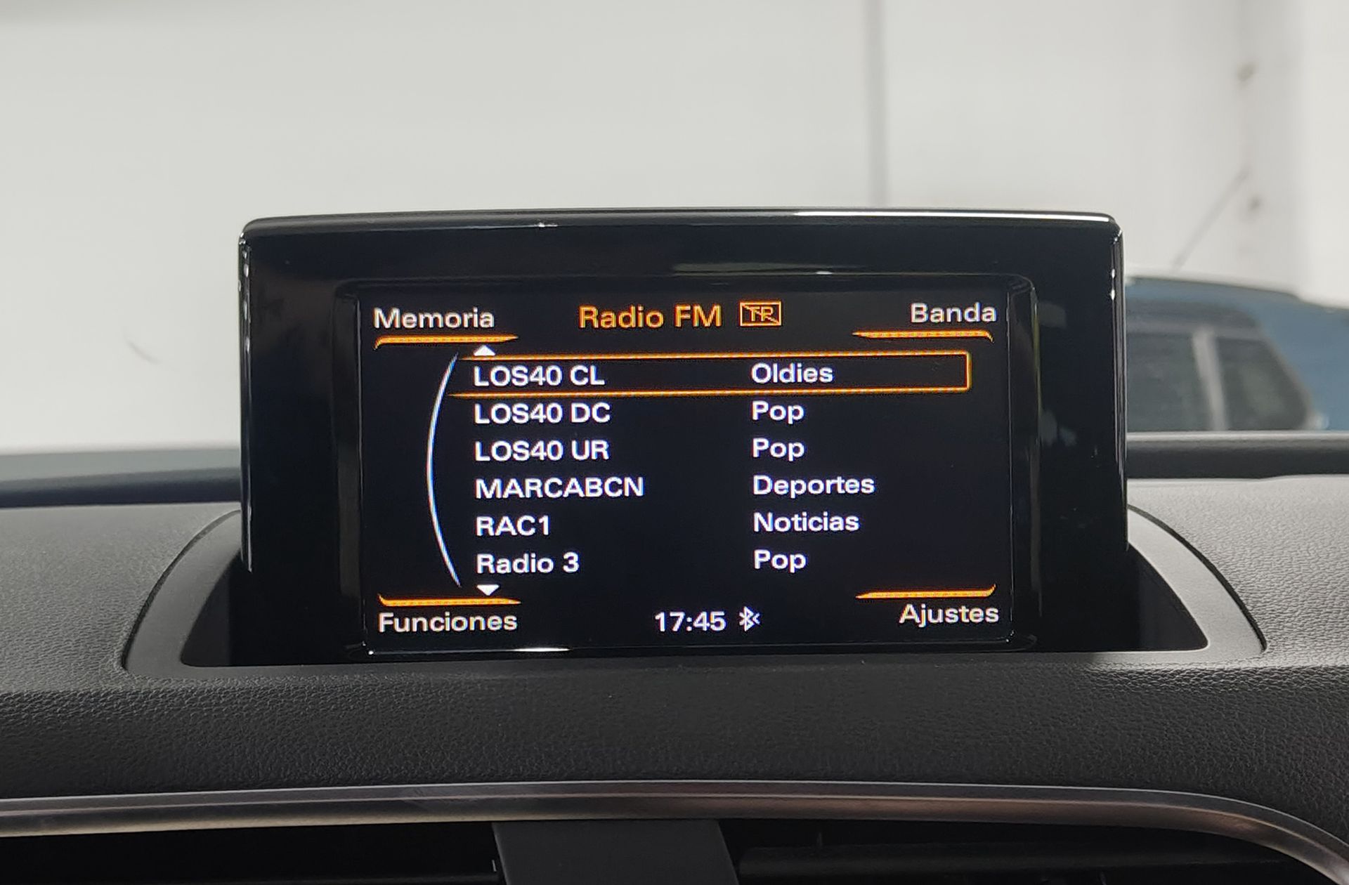 Audi Q3 design edition 2.0 TDI S tronic - foto 36