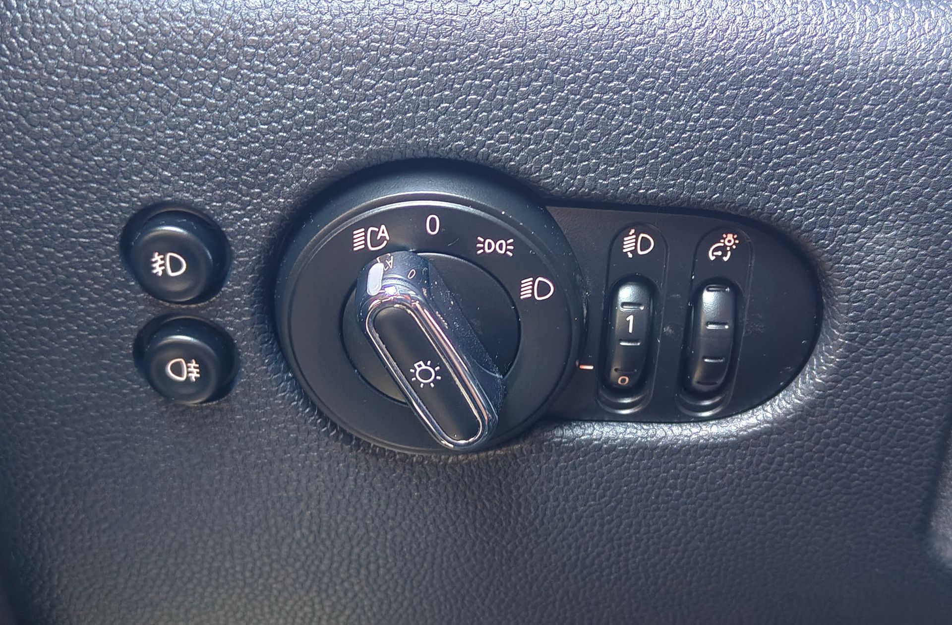 MINI Cooper One D - foto 10
