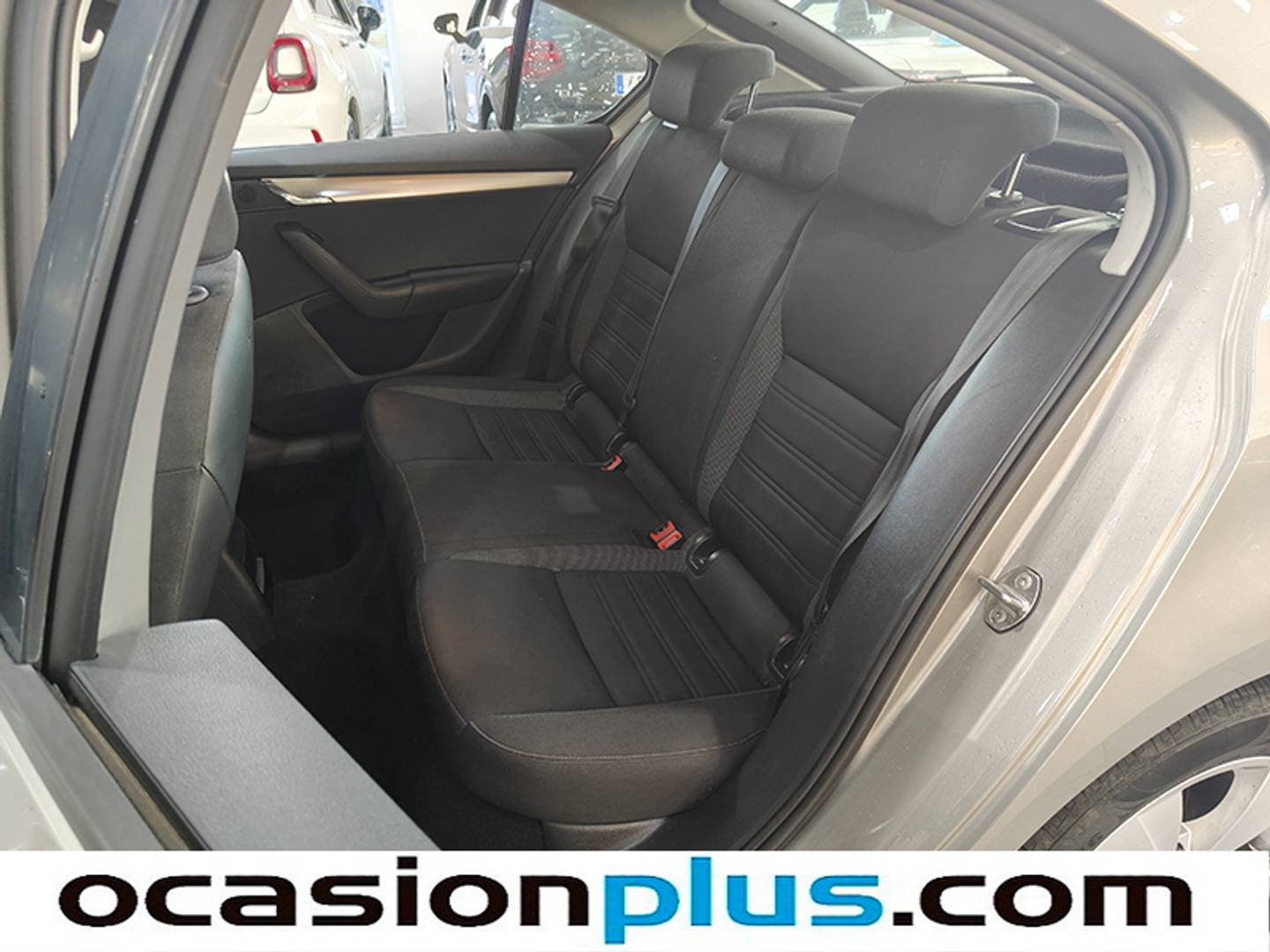 Foto asientos traseros Skoda Octavia Skoda Octavia 1.0 TSI Ambition DSG (115 CV)