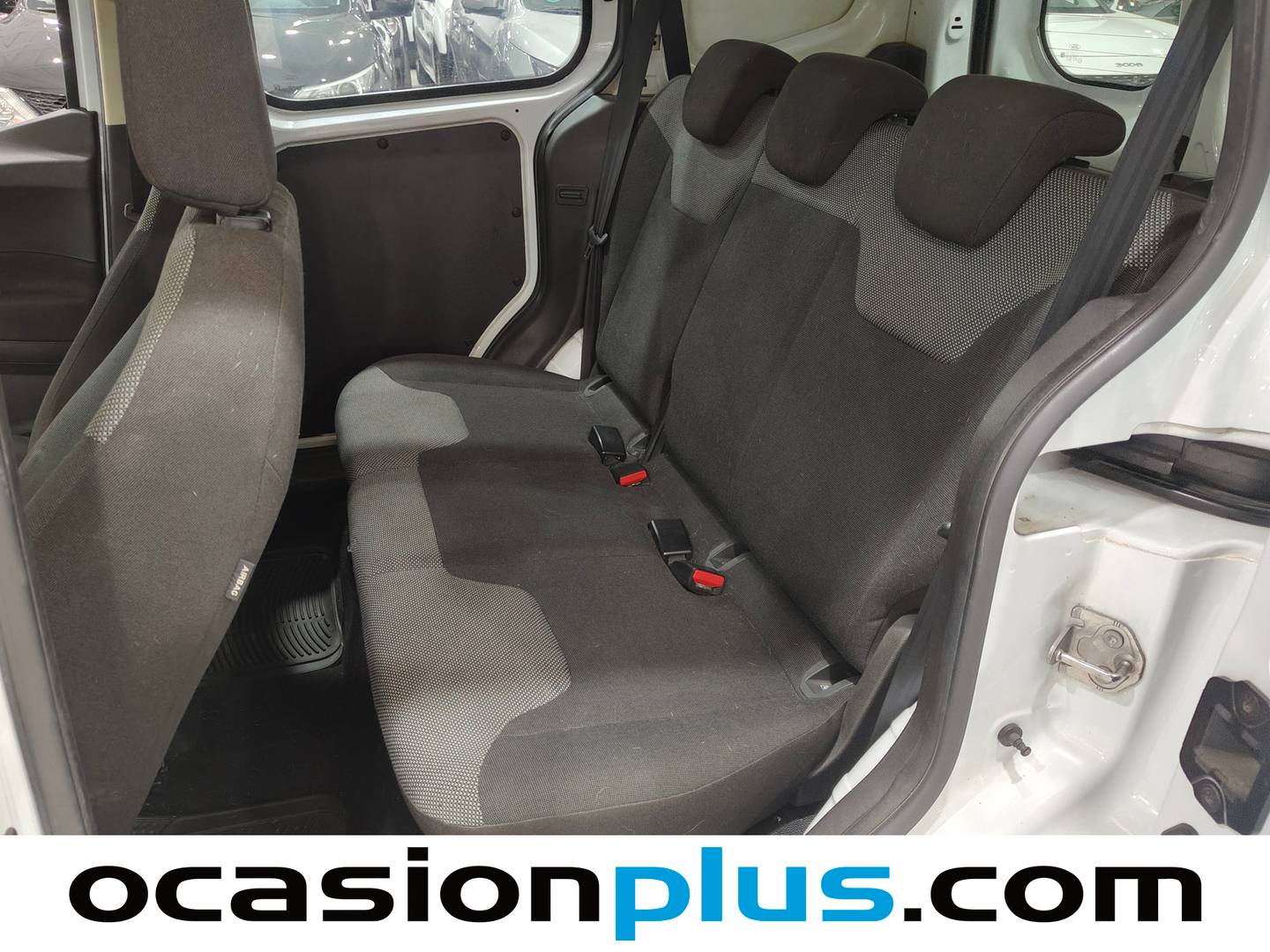 Foto asientos traseros Ford Tourneo Courier Ford Tourneo Courier 1.6 TDCi Trend  (95 CV)