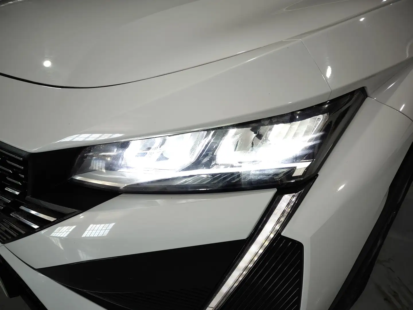 Foto Peugeot 408 Peugeot 408 Puretech 130 Allure EAT8 (130 CV)