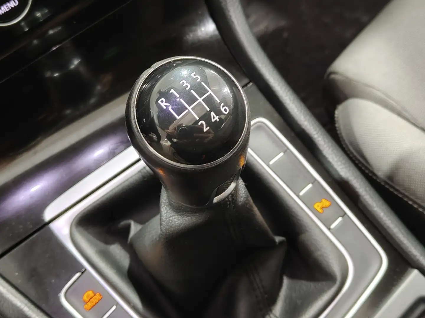 Foto Volkswagen Golf Volkswagen Golf Sport 2.0 TDI CR BMT (150 CV)