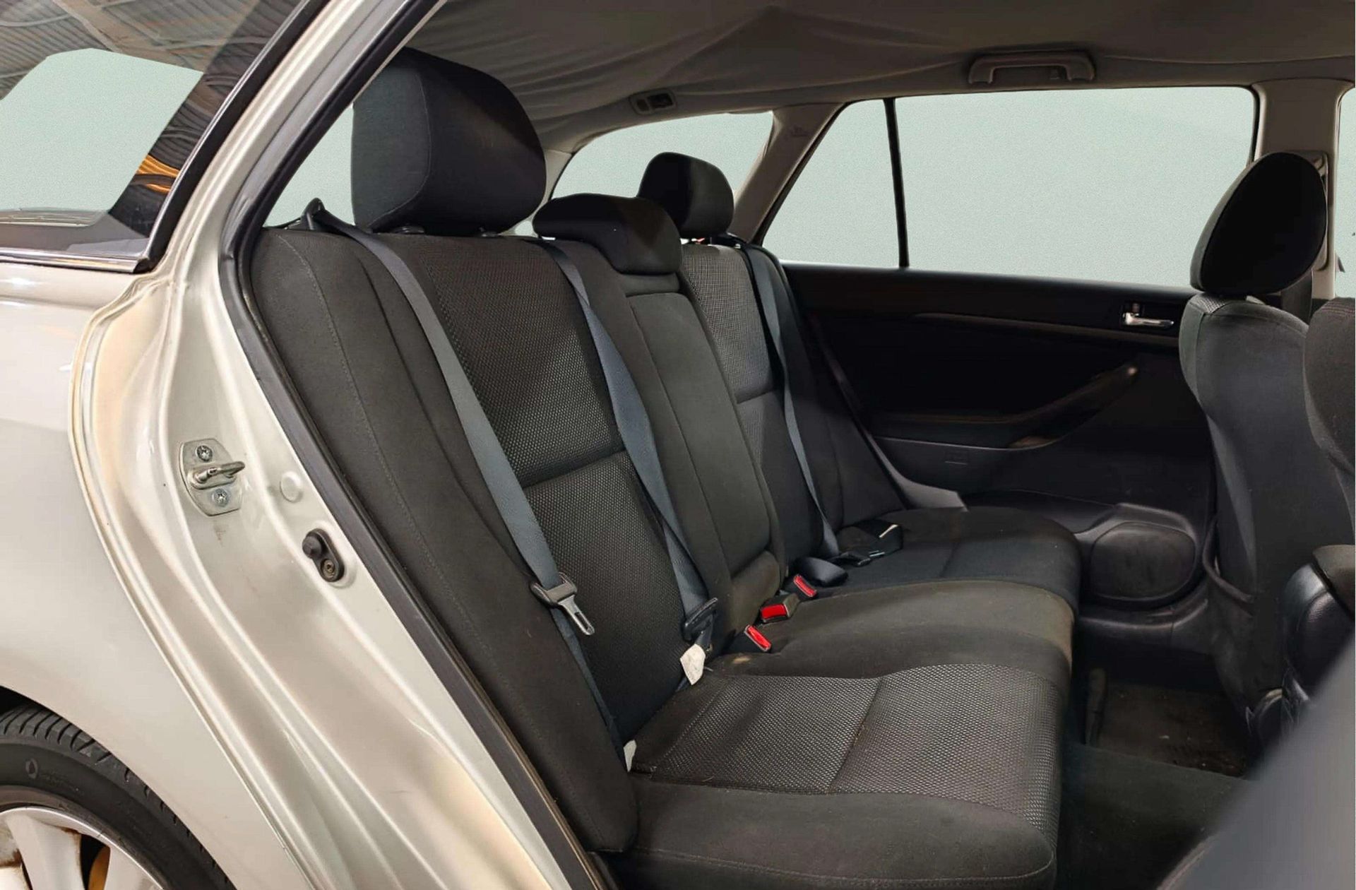 Toyota Avensis 2.0 D-4D Wagon Sol - foto 13