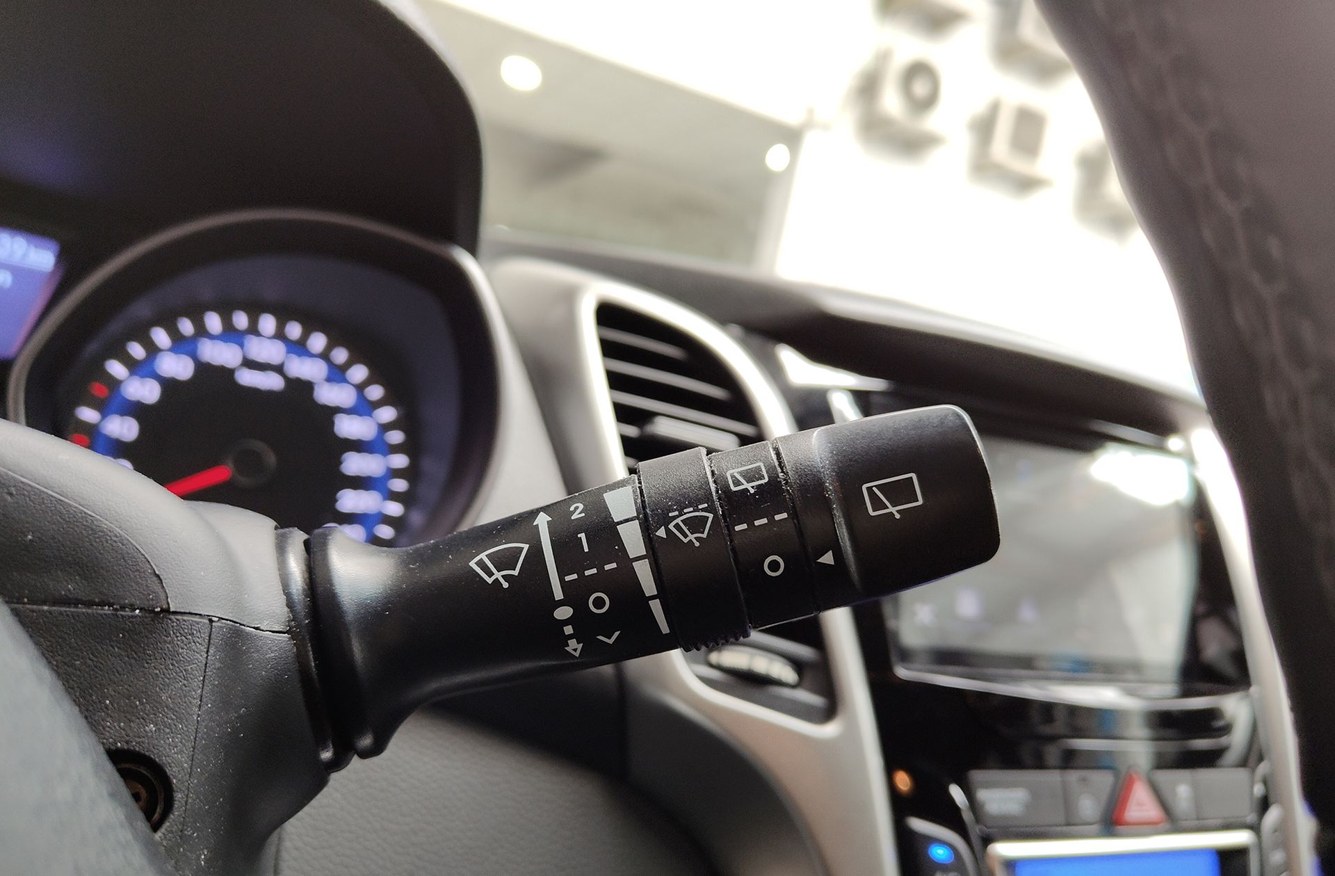 Hyundai i30 1.6 GDi BlueDrive Tecno - foto 24
