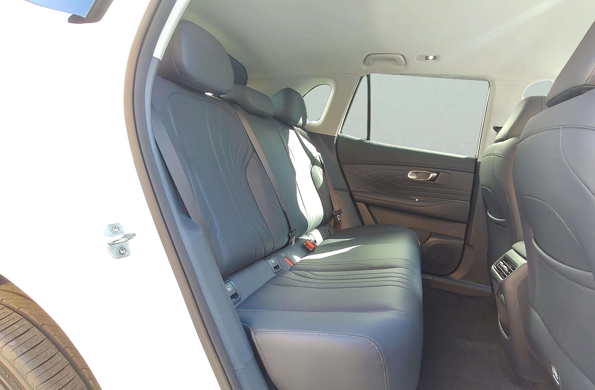 Geely Starray EM-i 1.5 PHEV Pro - foto 23
