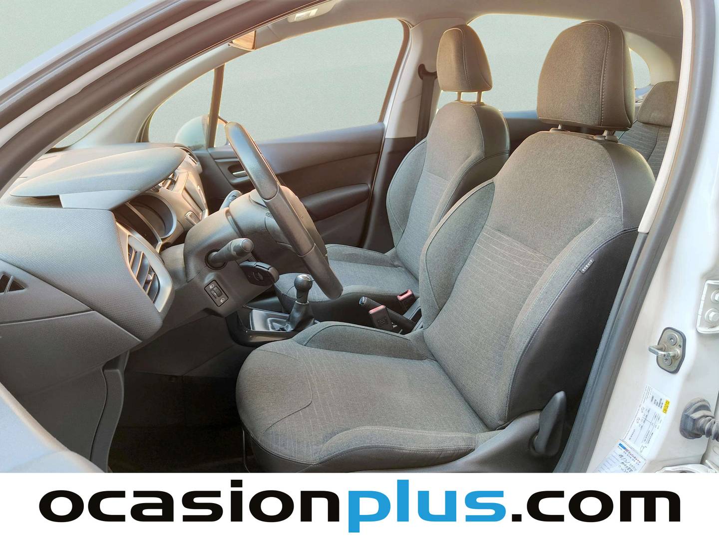 Foto asientos delanteros Citroën C3 Citroën C3 PureTech 82 Live Edition (82 CV)