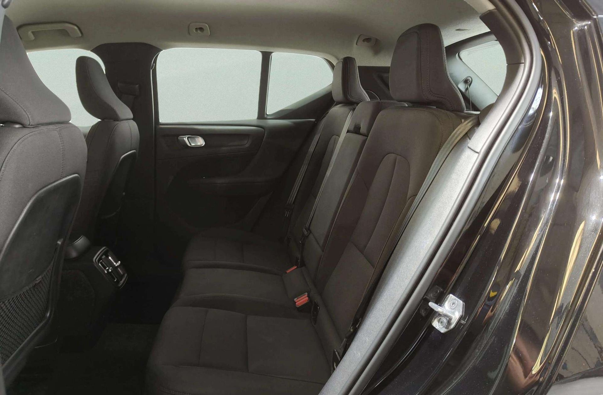 Volvo XC40 B4 G Momentum Pro AWD - foto 13