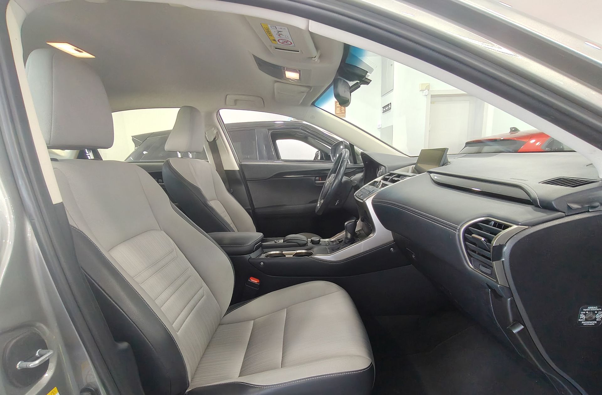 Lexus NX 300h Corporate 2WD Navibox - foto 16