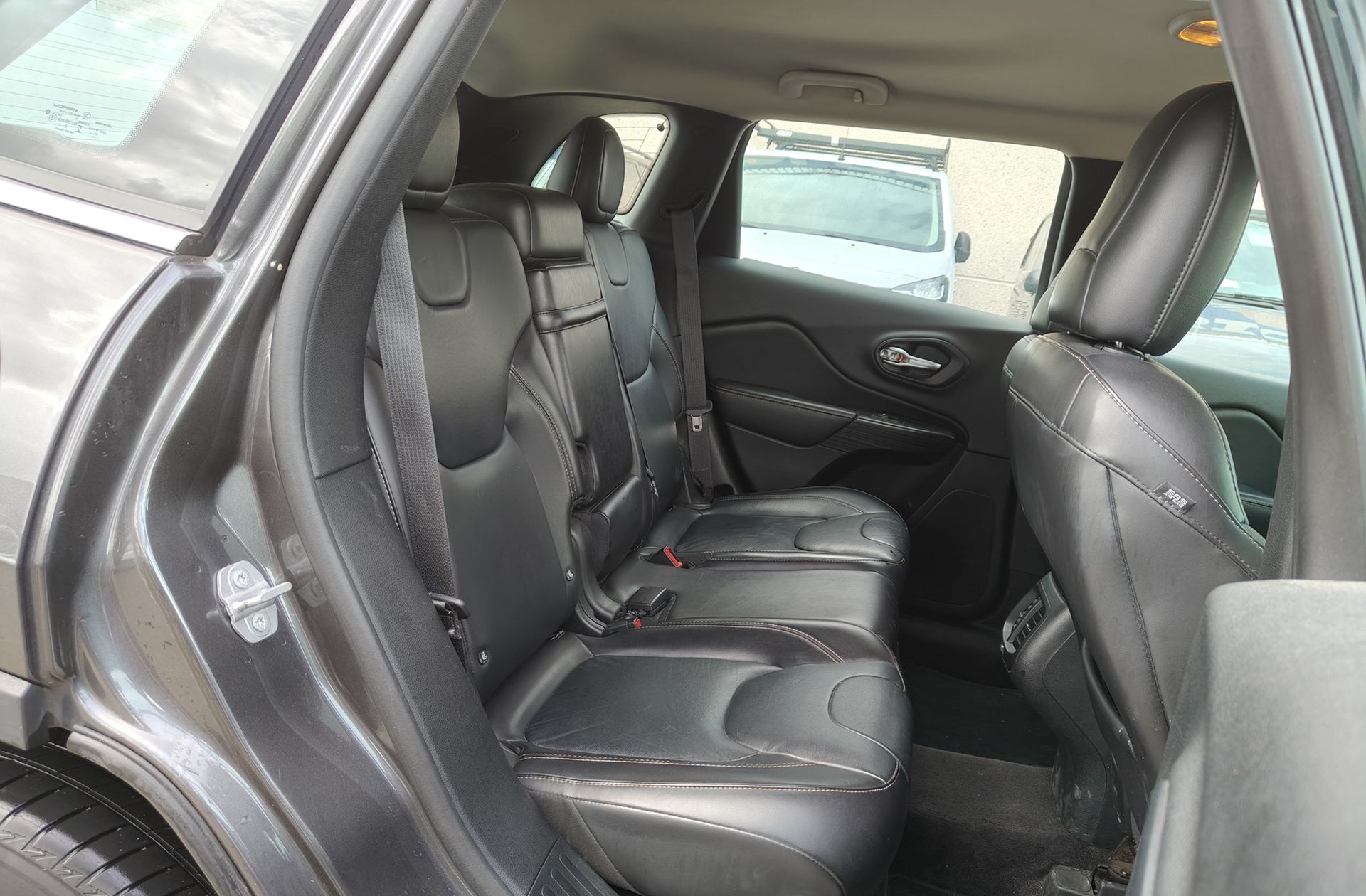 Jeep Cherokee 2.0 CRD Longitude 4x2 - foto 19