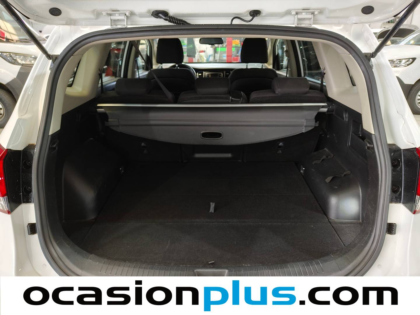 Fotos maletero KIA Carens KIA Carens 1.6 GDi Drive (135 CV)