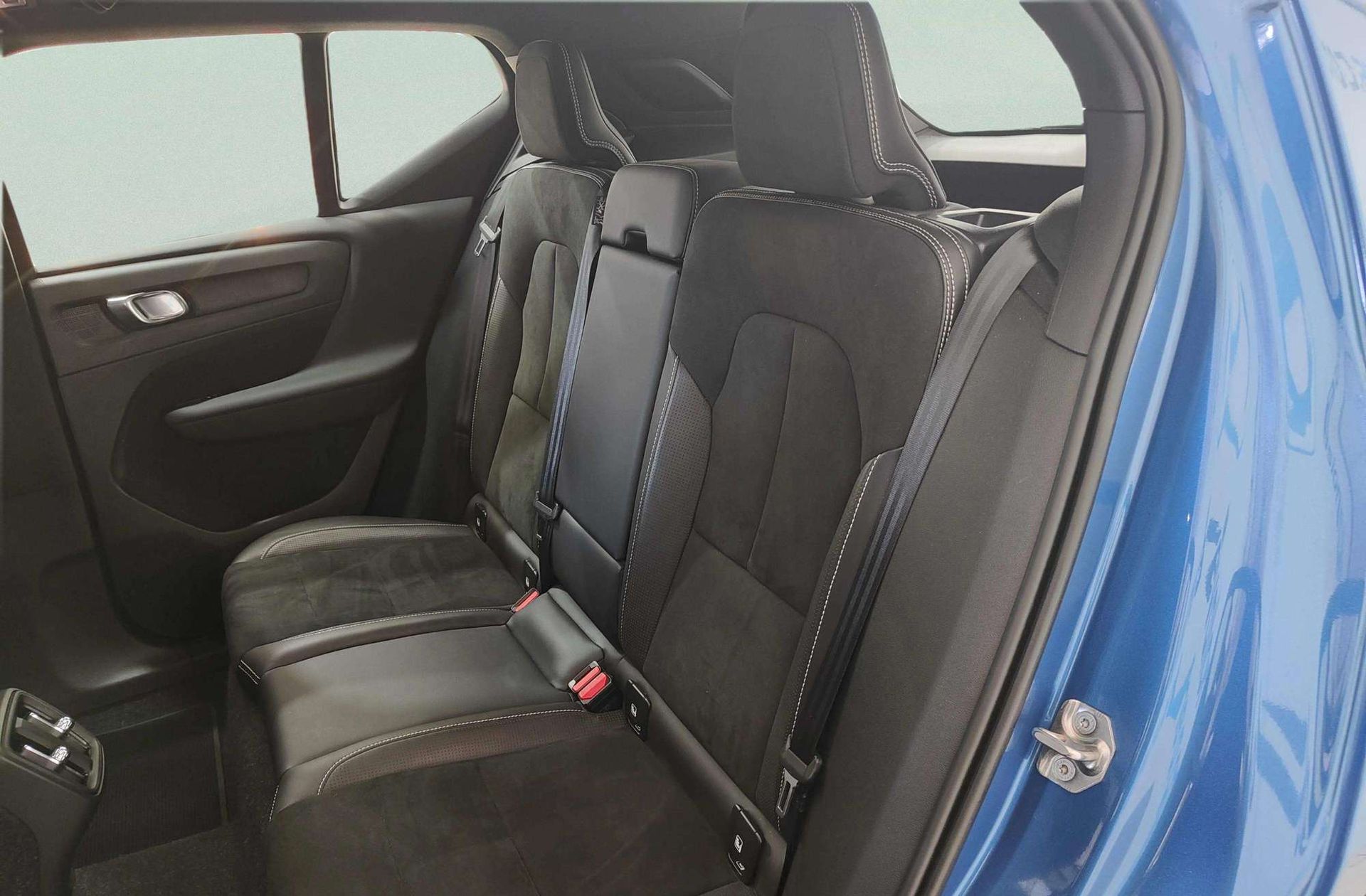 Volvo XC40 T4 R-Design - foto 12