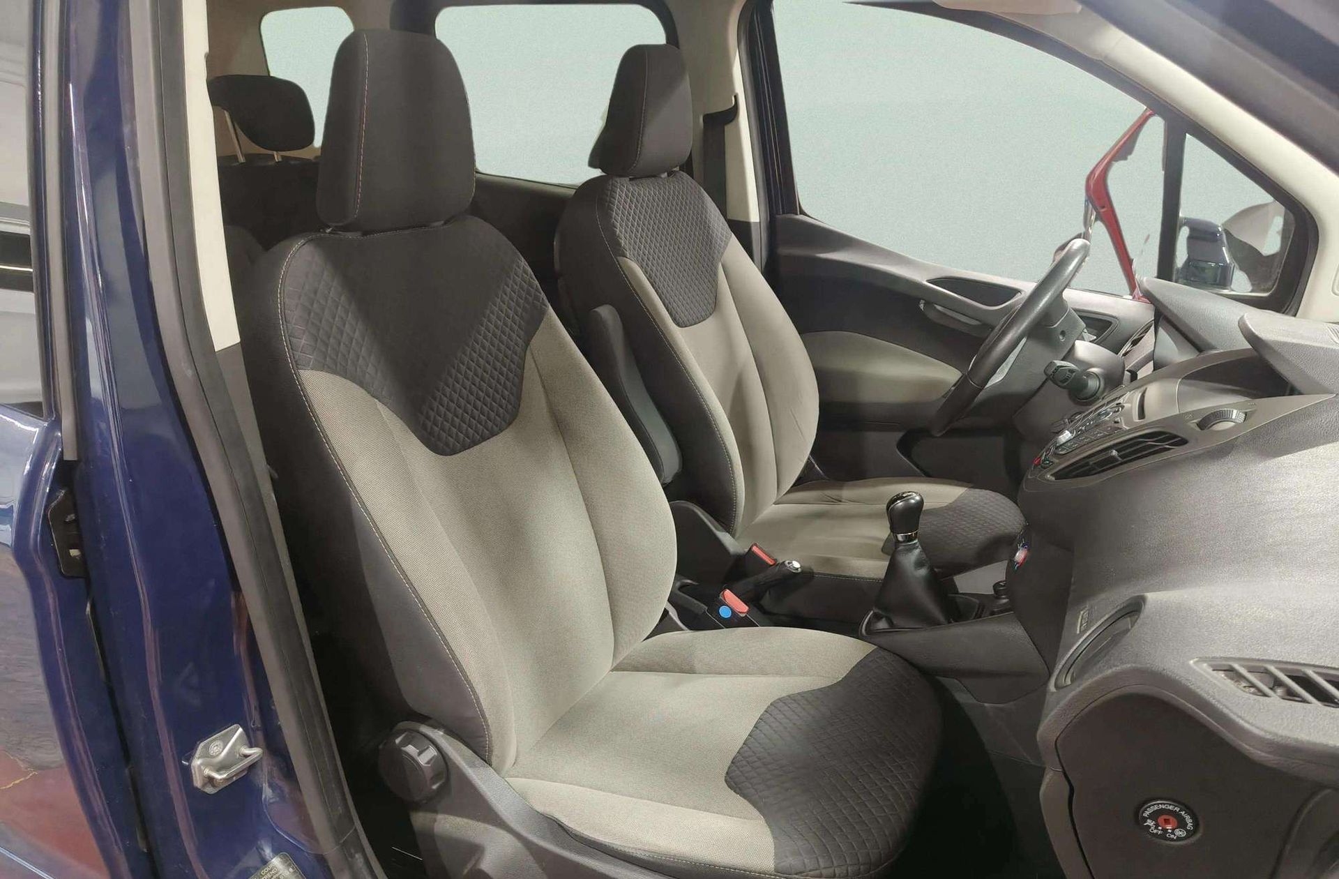 Ford Tourneo Courier 1.0 EcoBoost Trend - foto 13